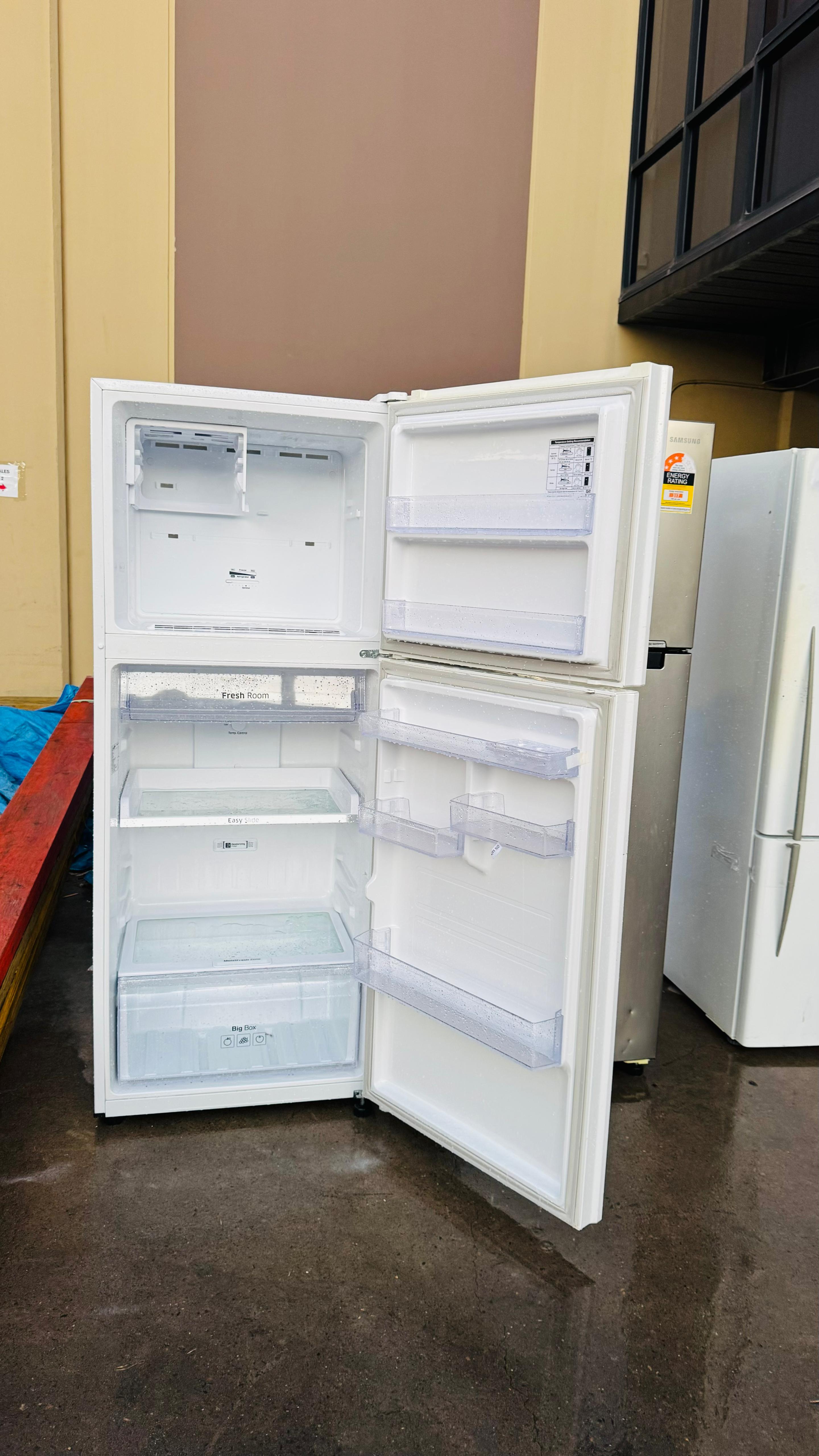 SAMSUNG 393 LITRES FRIDGE FREEZER