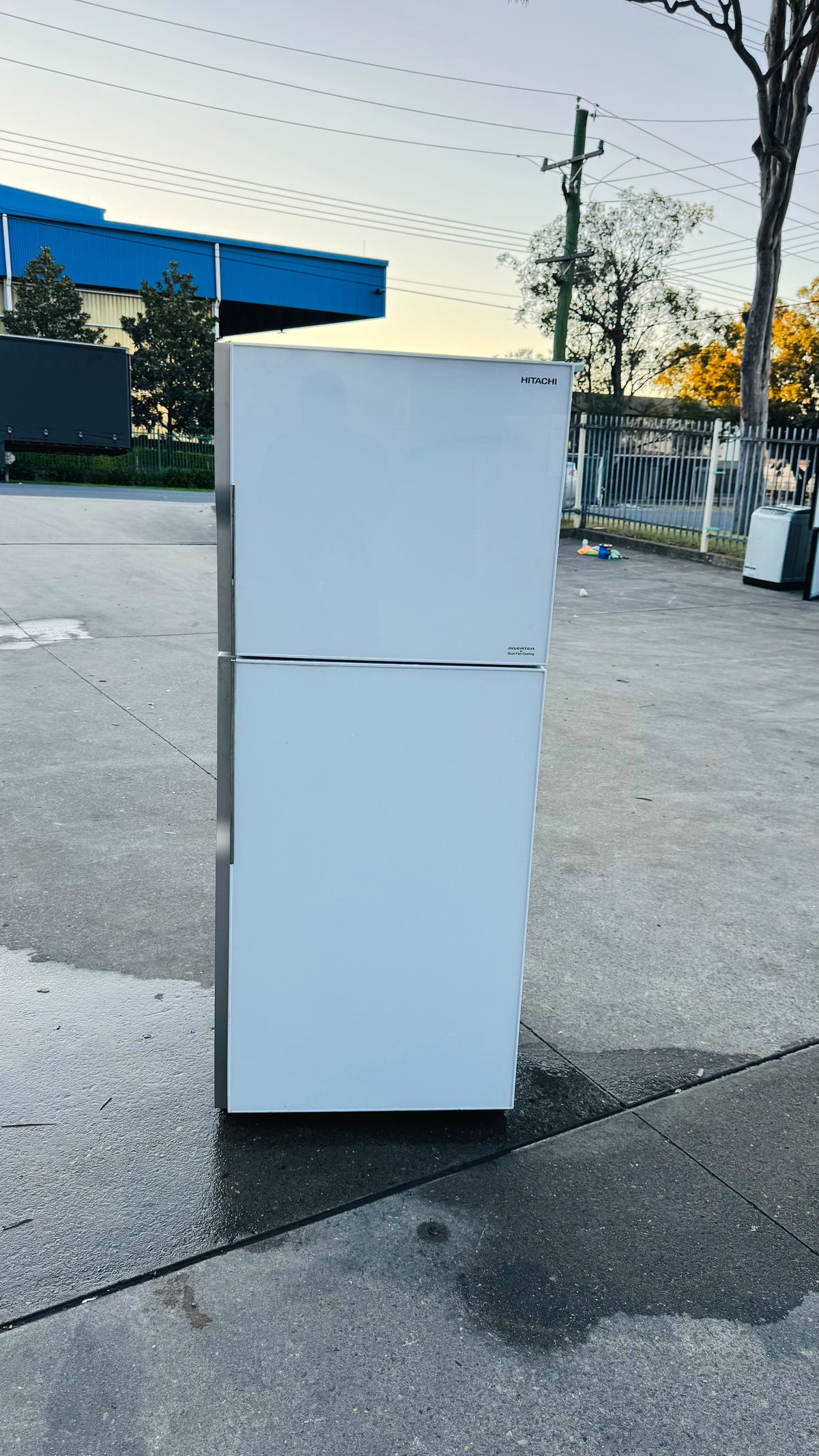 HITACHI 405 LITRES FRIDGE FREEZER