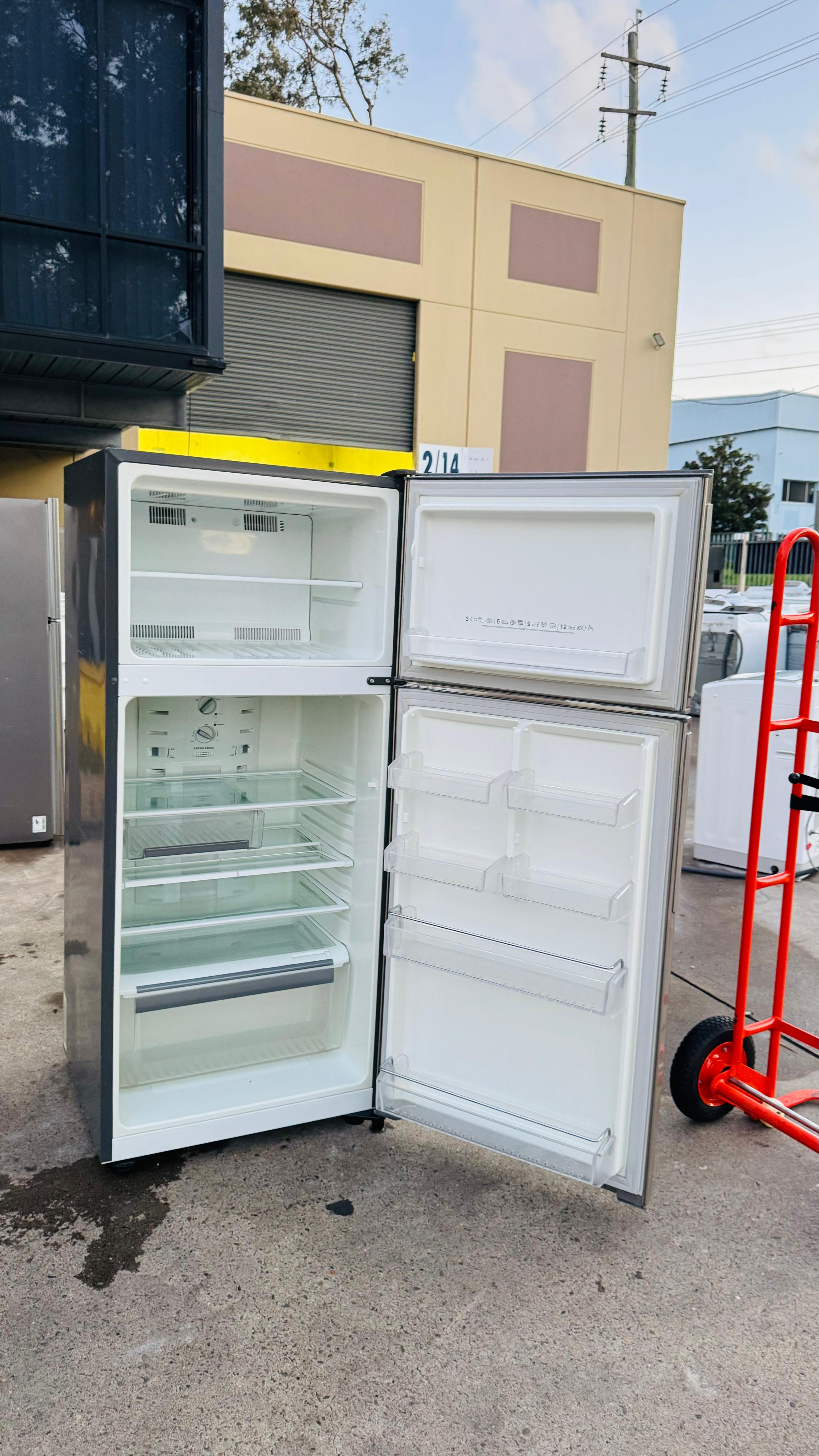 ELECTROLUX 420 LITRES FRIDGE FREEZER