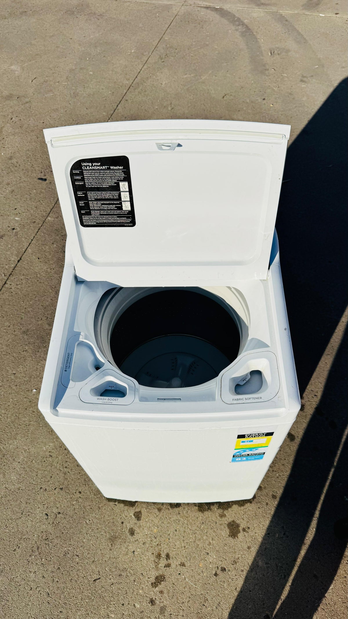 FISHER AND PAYKEL 8KGS TOP LOADER WASHING MACHINE