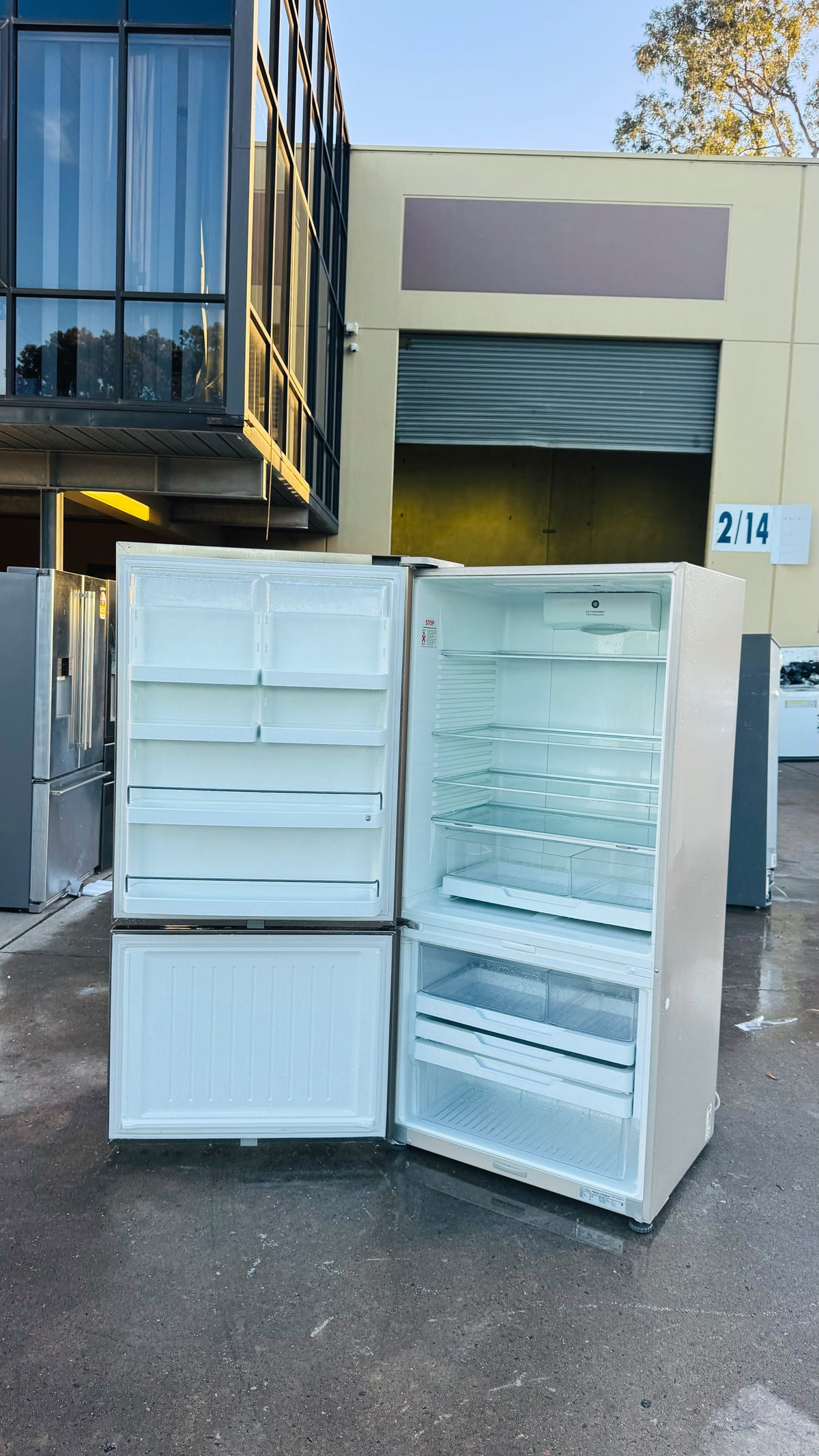 FISHER AND PAYKEL 519 LITRES FRIDGE FREEZER