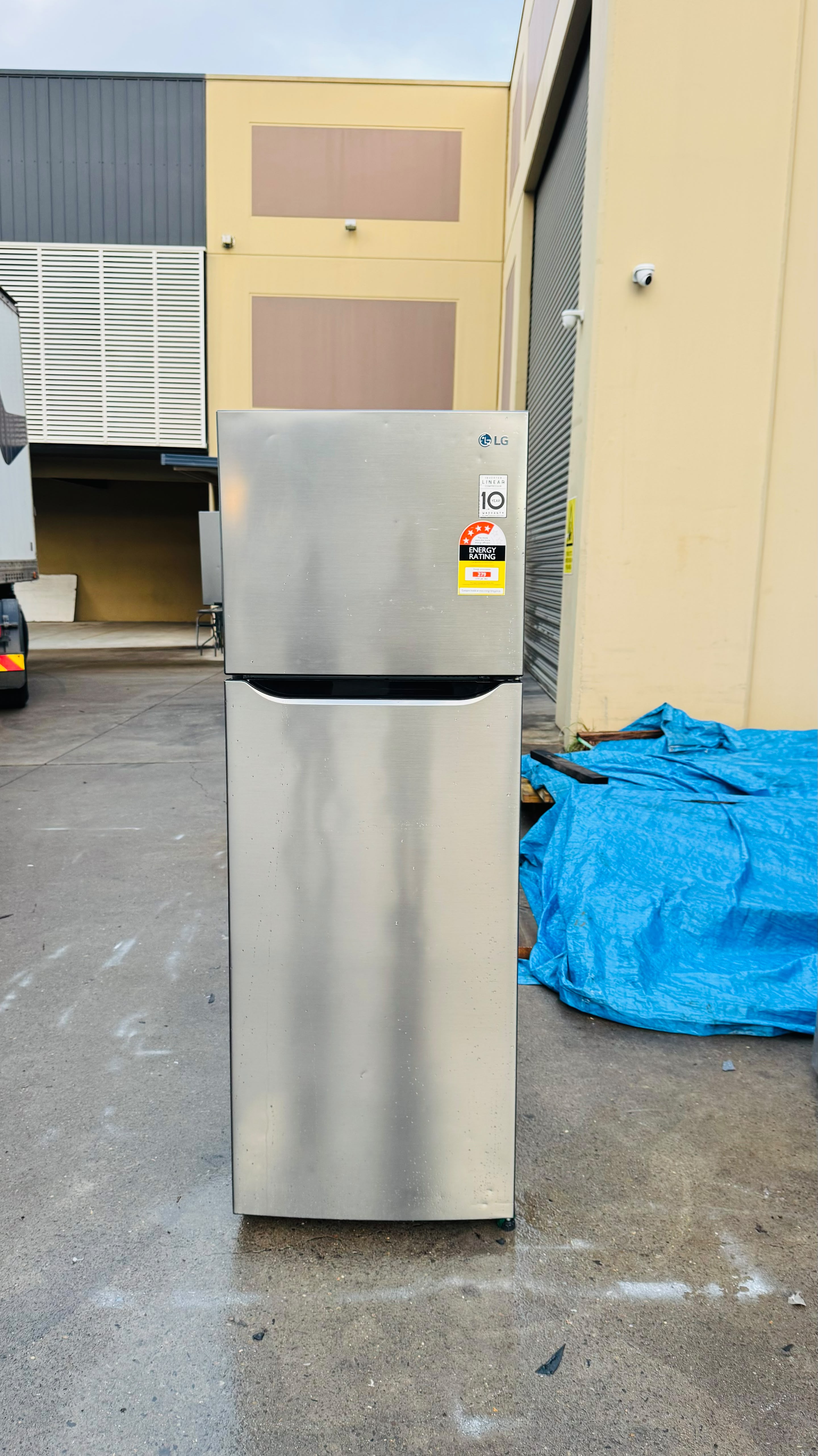 LG 332 LITRES FRIDGE FREEZER