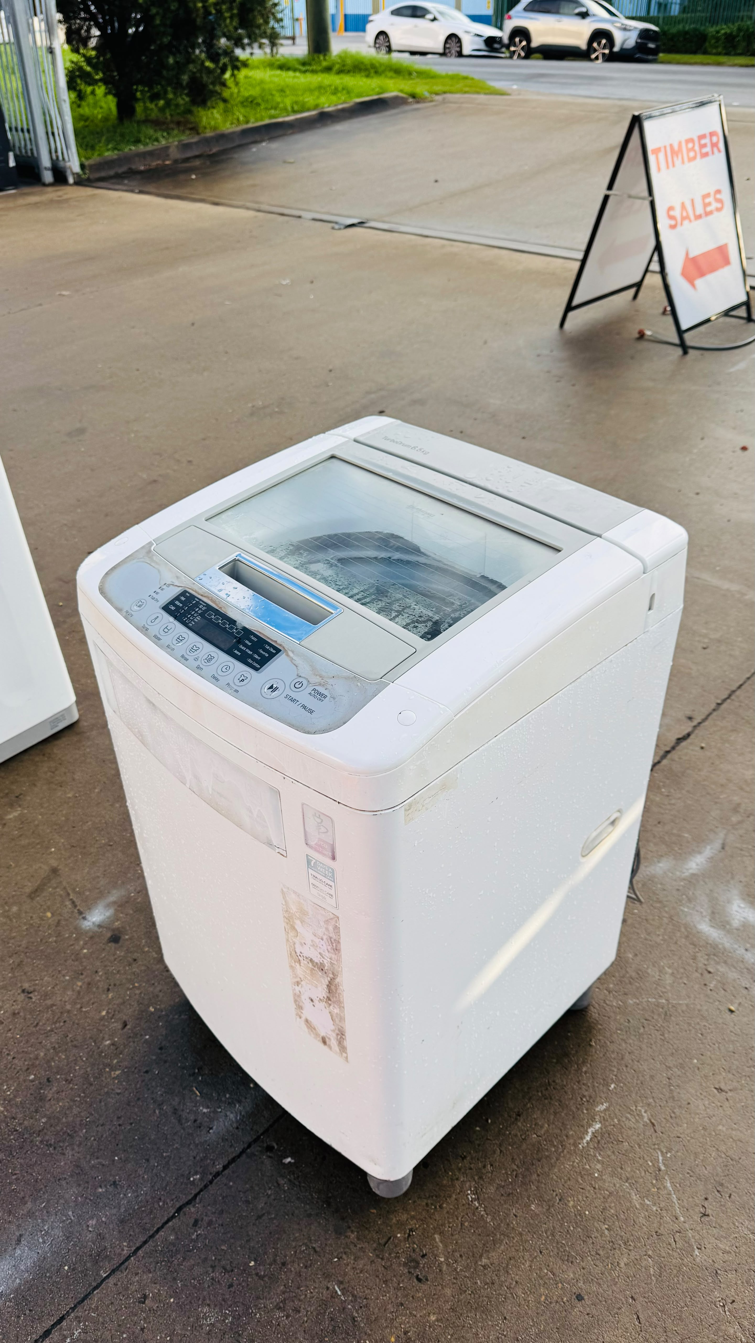 LG 6.5KGS TOP LOADER WASHING MACHINE
