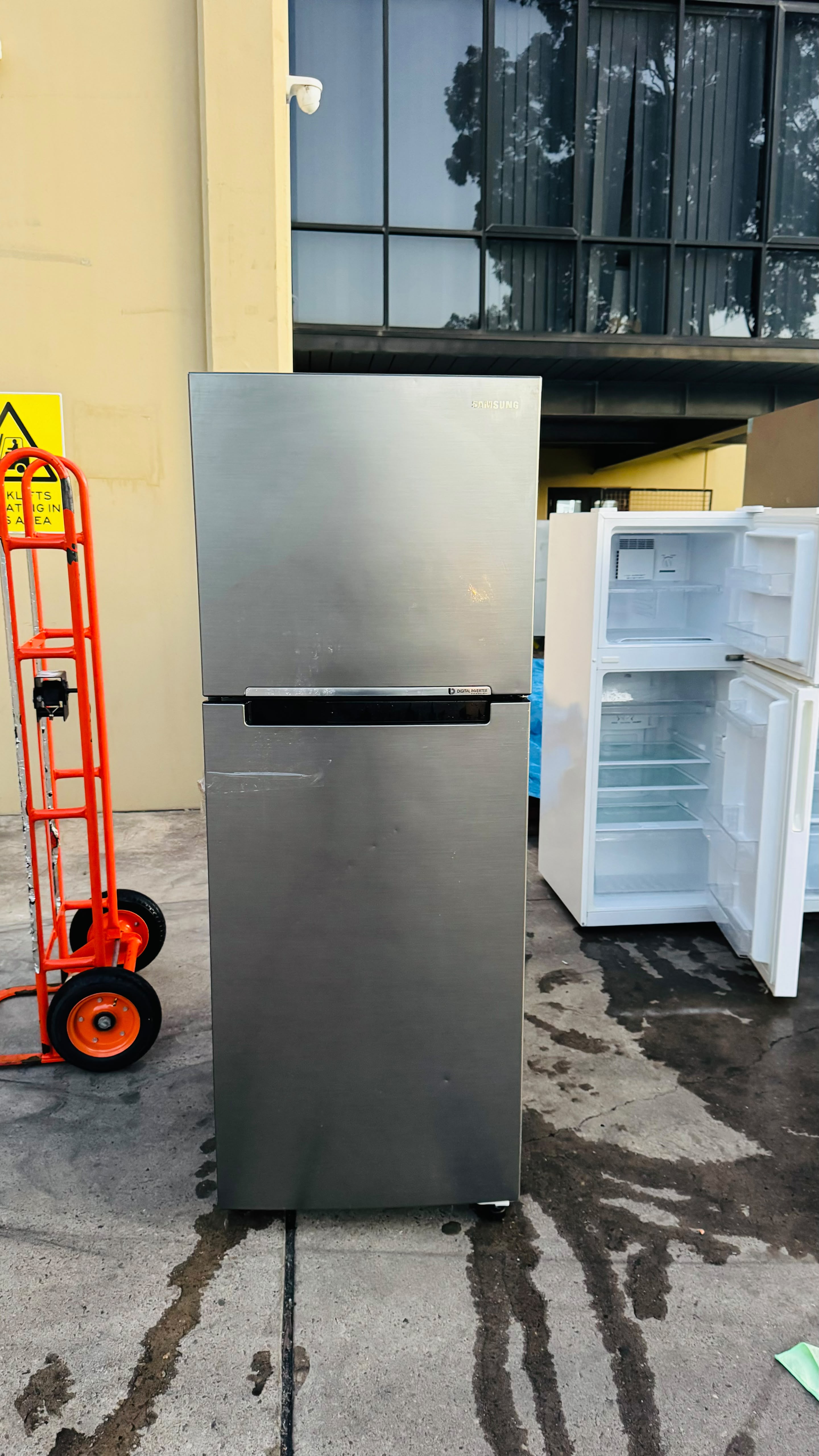 SAMSUNG 320 LITRES FRIDGE FREEZER