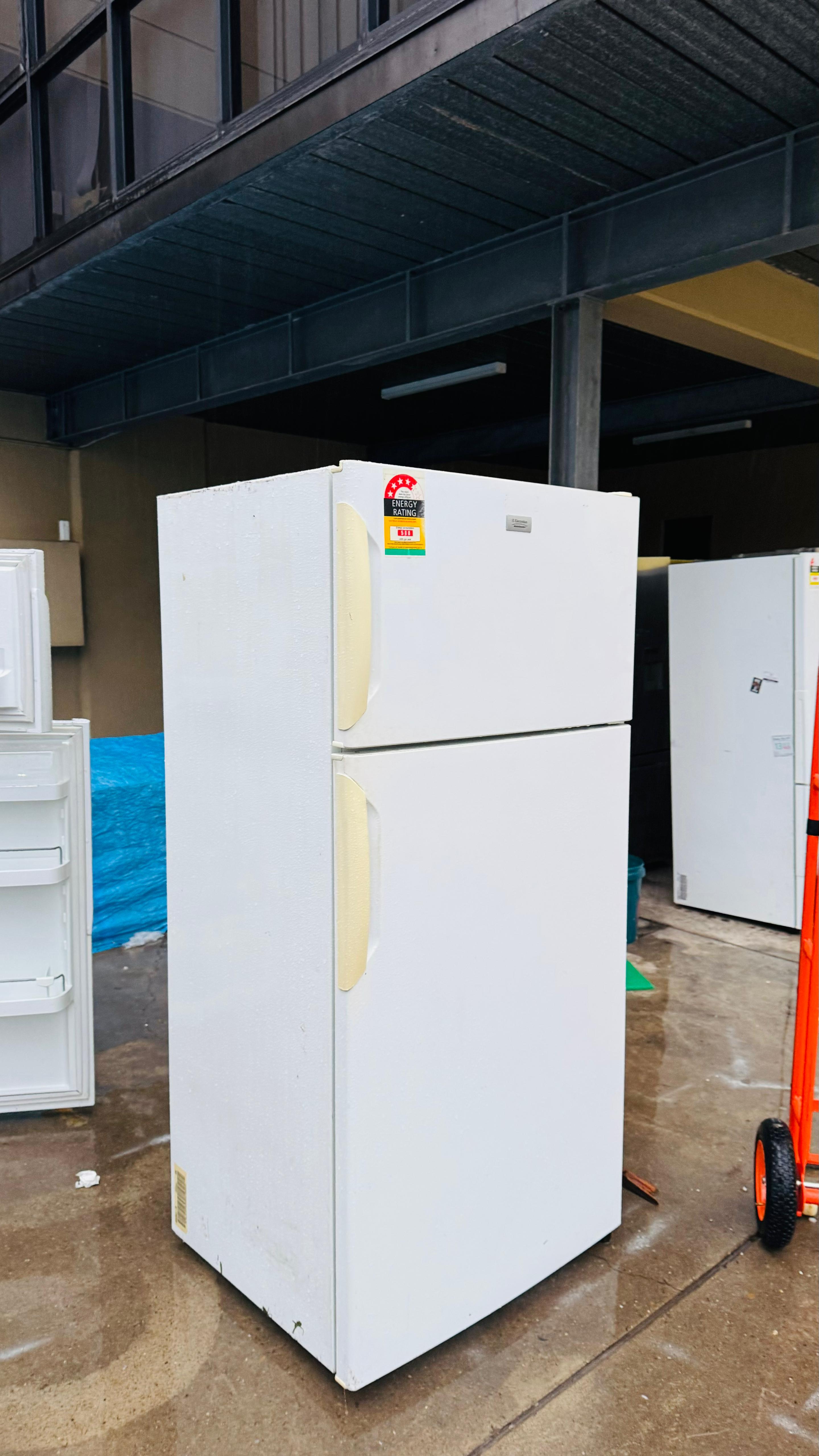ELECTROLUX 517 LITRES FRIDGE FREEZER
