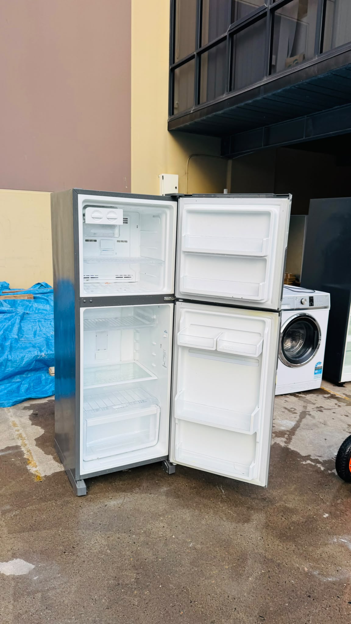 WESTINGHOUSE 245 LITRES FRIDGE FREEZER