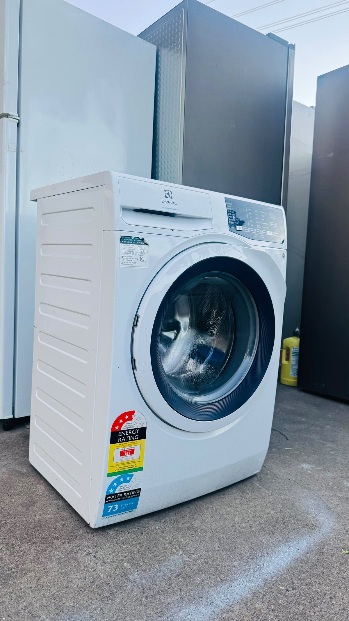 ELECTROLUX 7.5KGS FRONT LOADER WASHING MACHINE