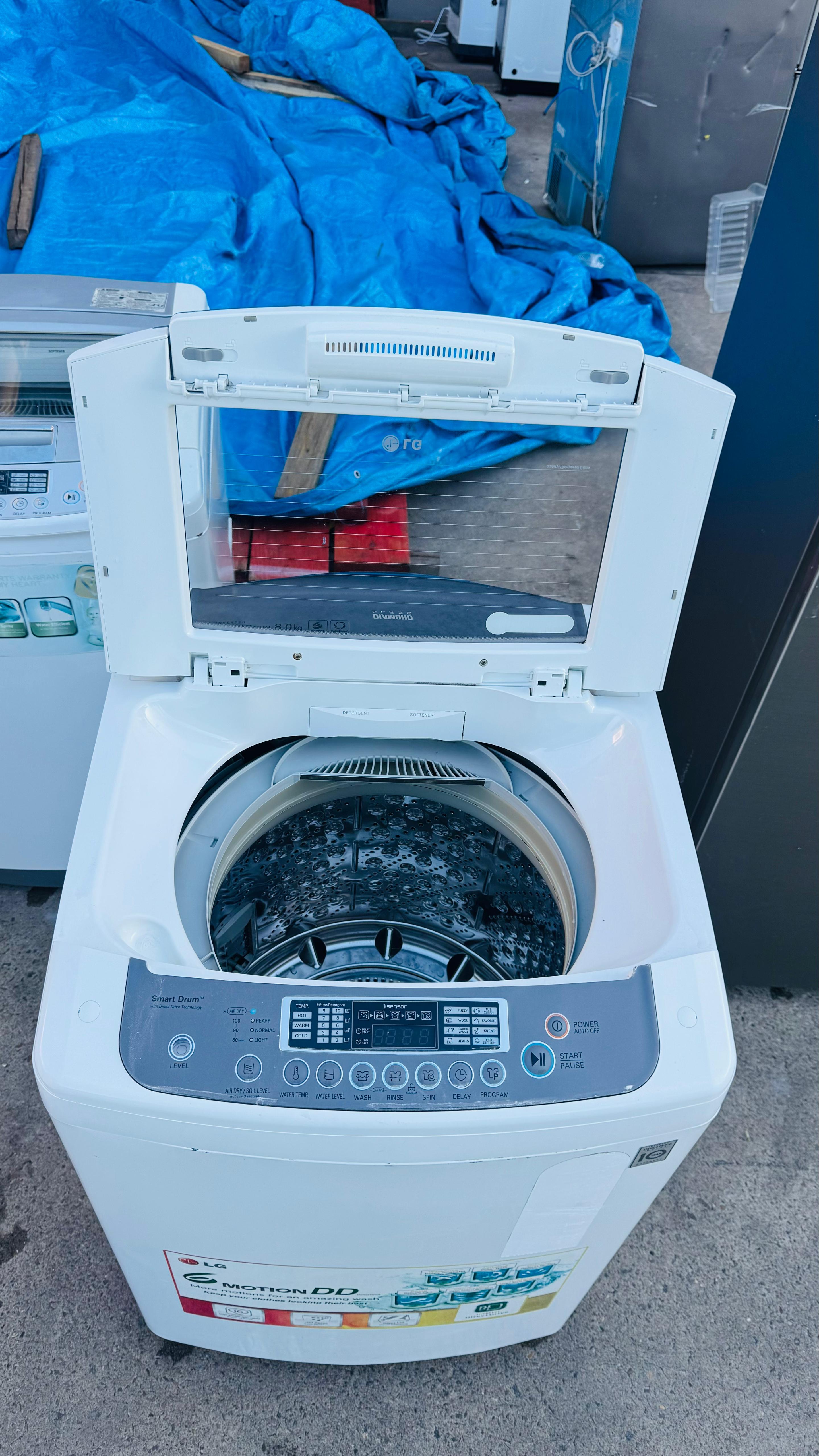 LG 8 KGS TOP LOADER WASHING MACHINE
