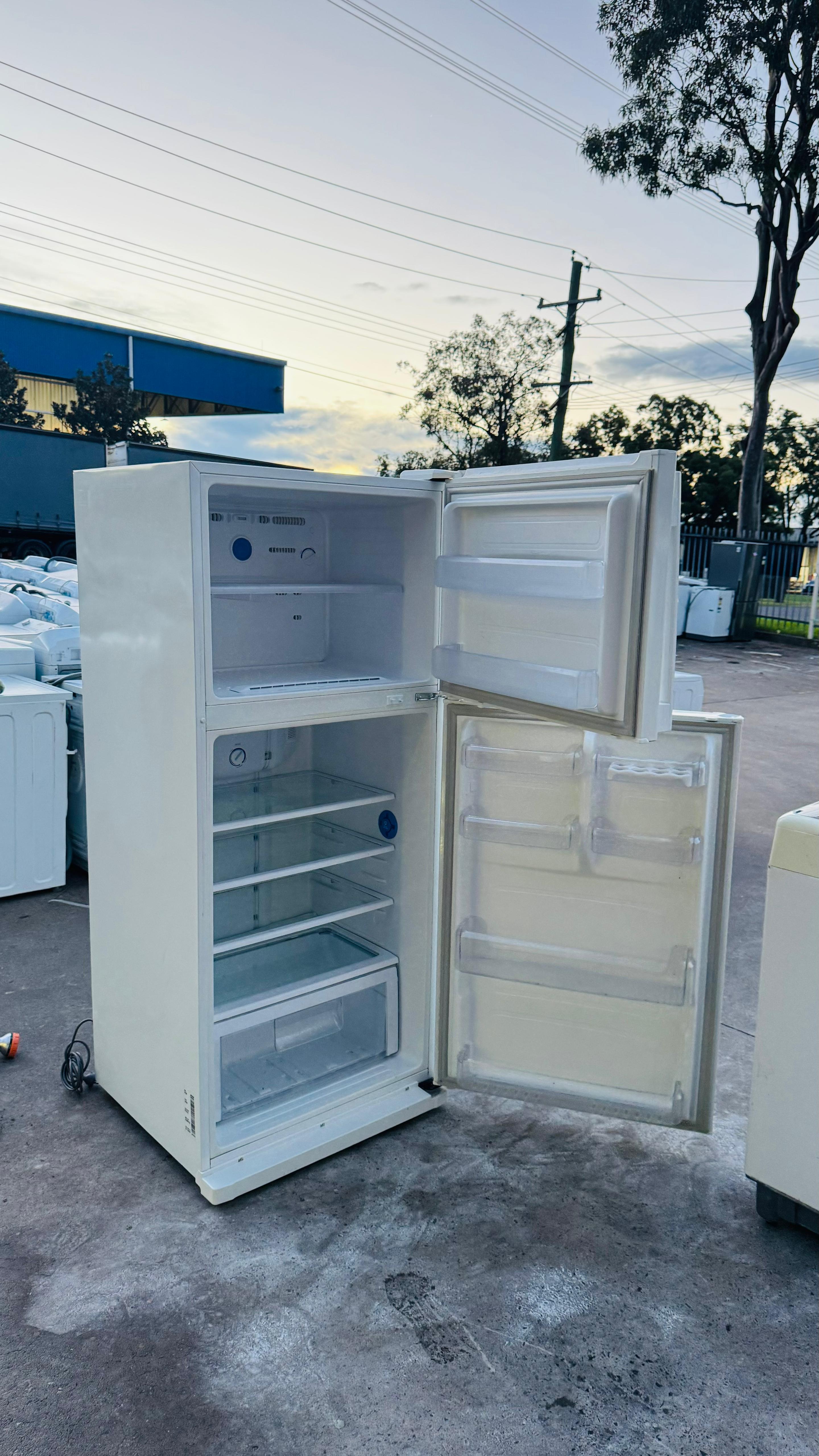 SAMSUNG 434 LITRES FRIDGE FREEZER
