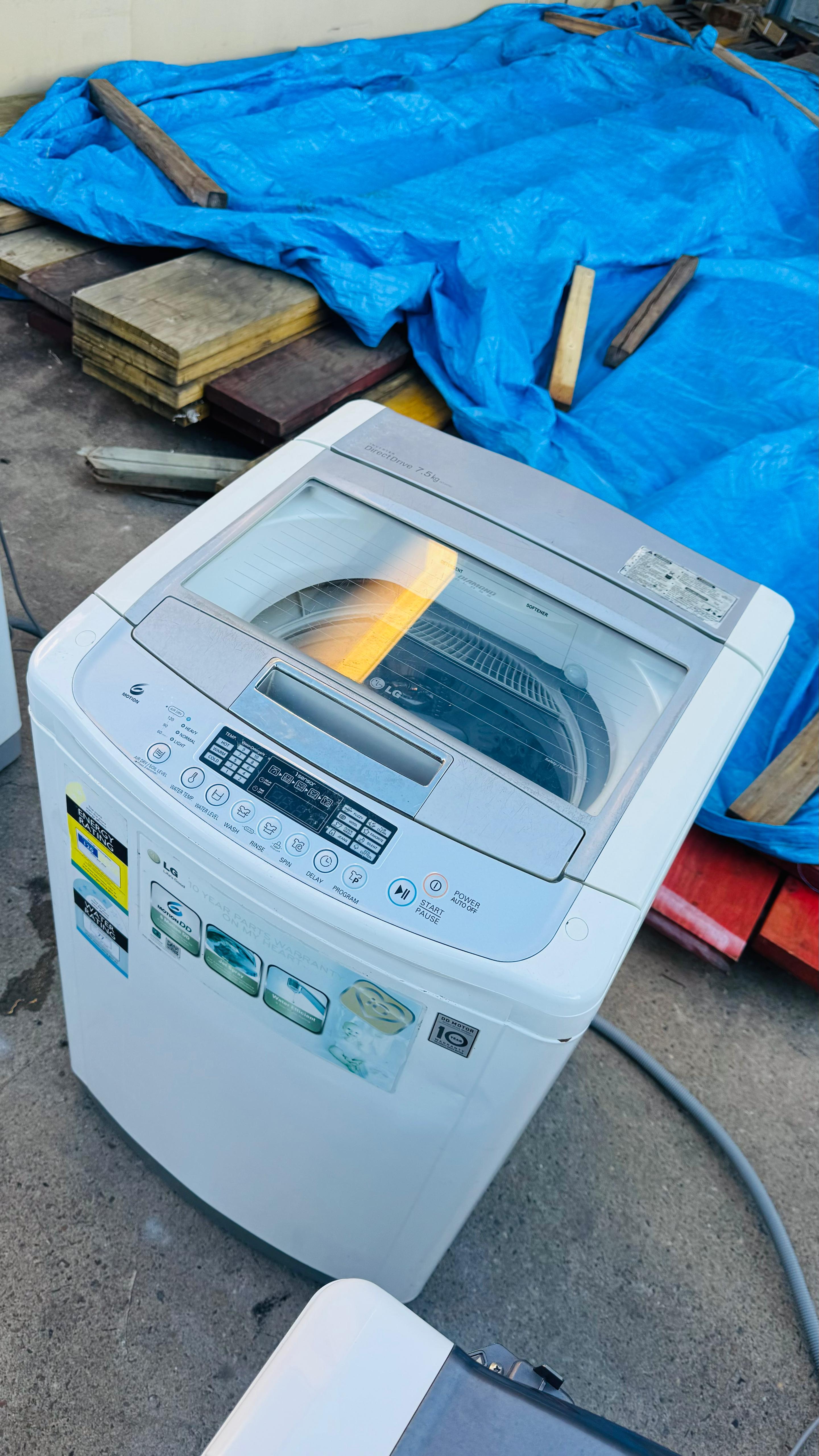 LG 7.5 KGS TOP LOADER WASHING MACHINE