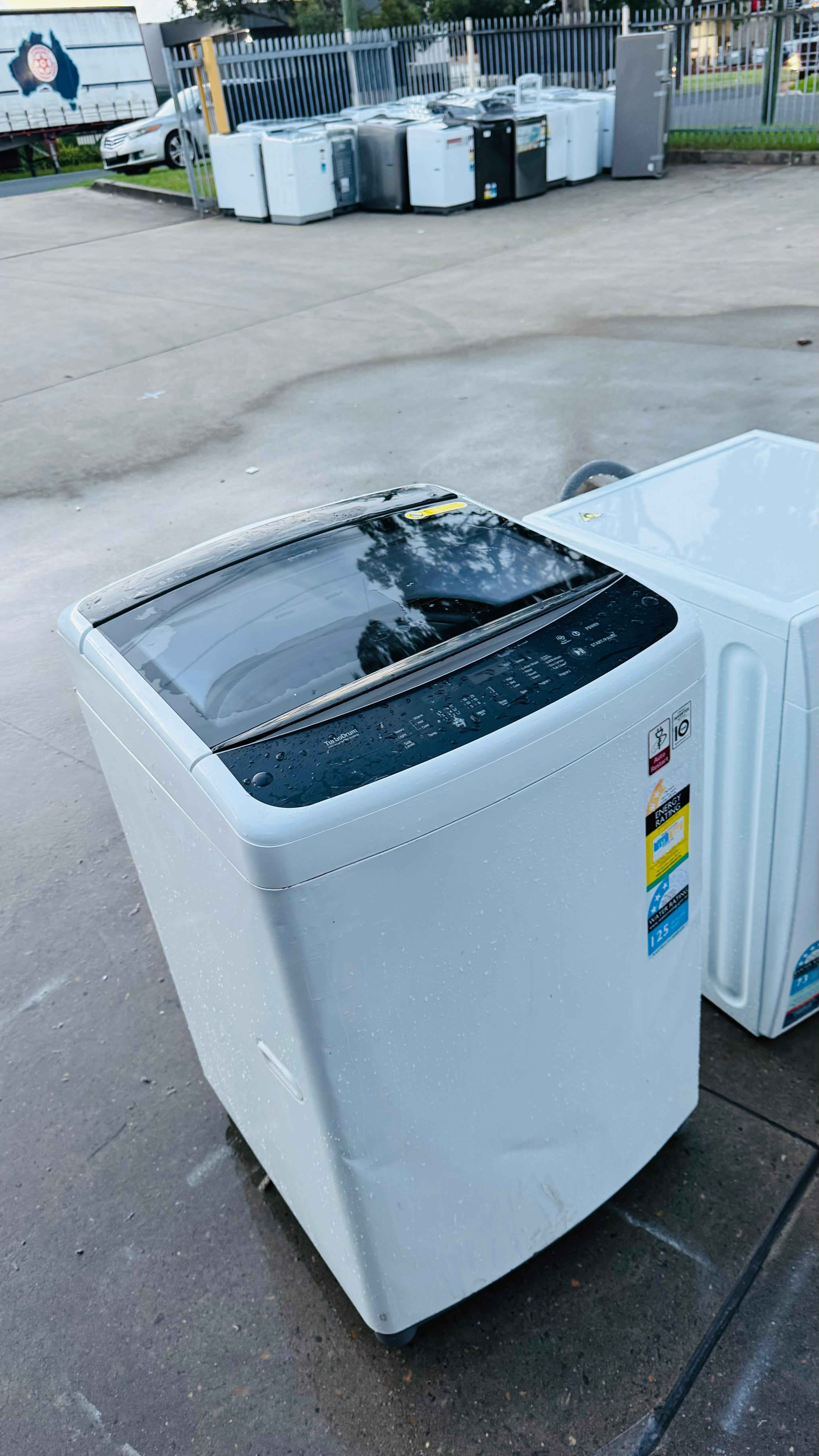 LG 8.5KGS TOP LOADER WASHING MACHINE