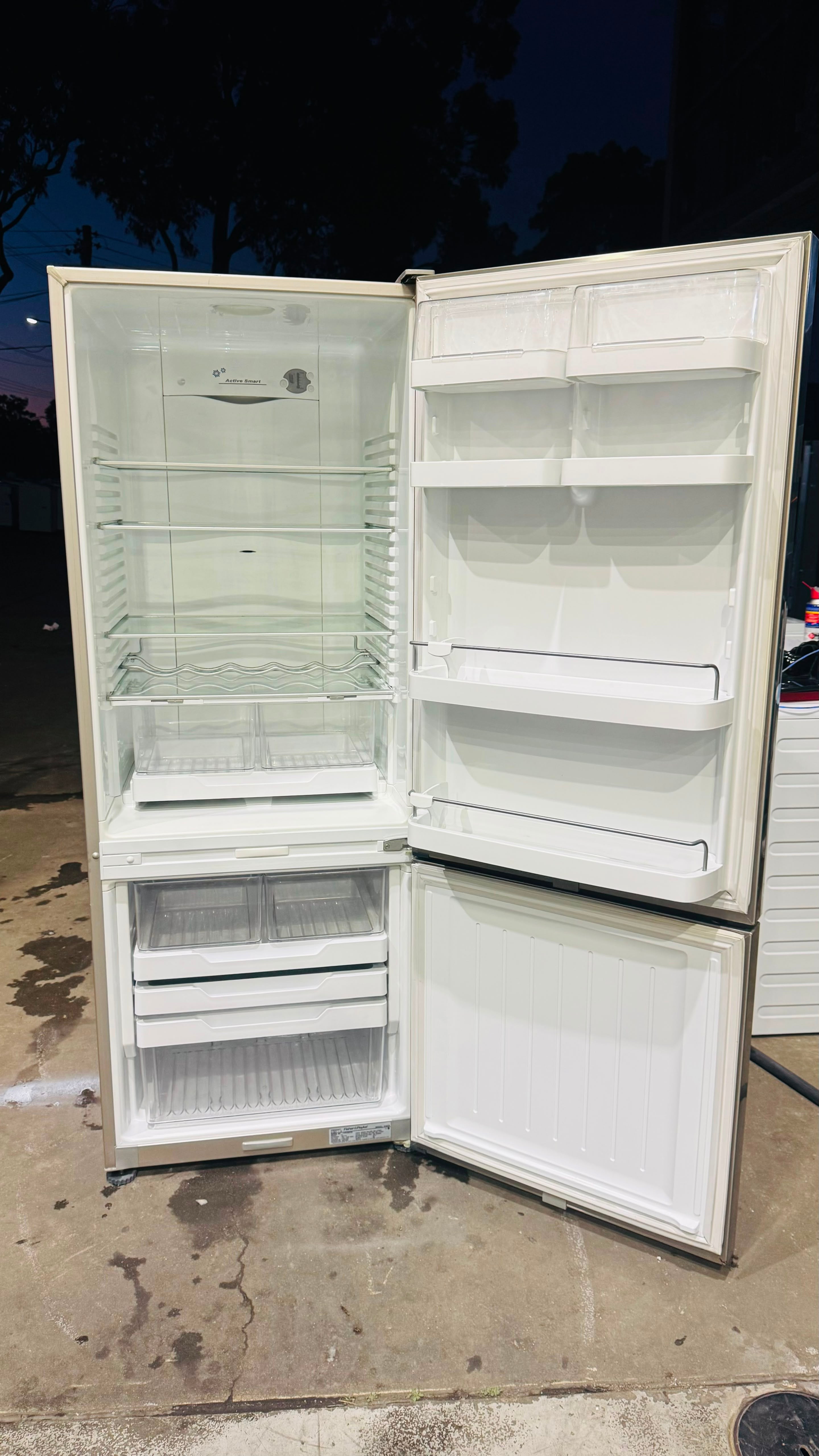 FISHER AND PAYKEL 403 LITRES FRIDGE FREEZER