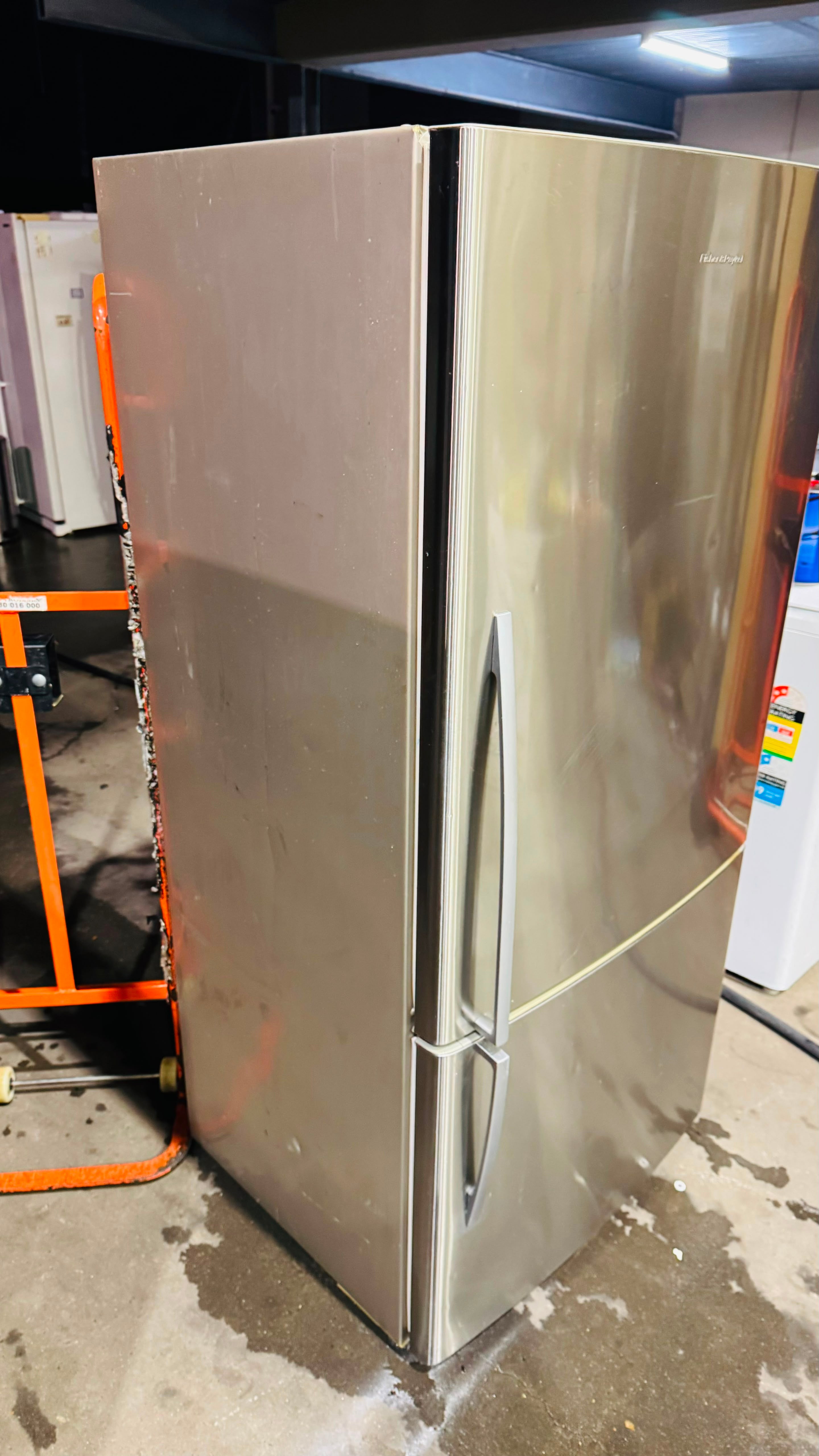 FISHER AND PAYKEL 519 LITRES FRIDGE FREEZER