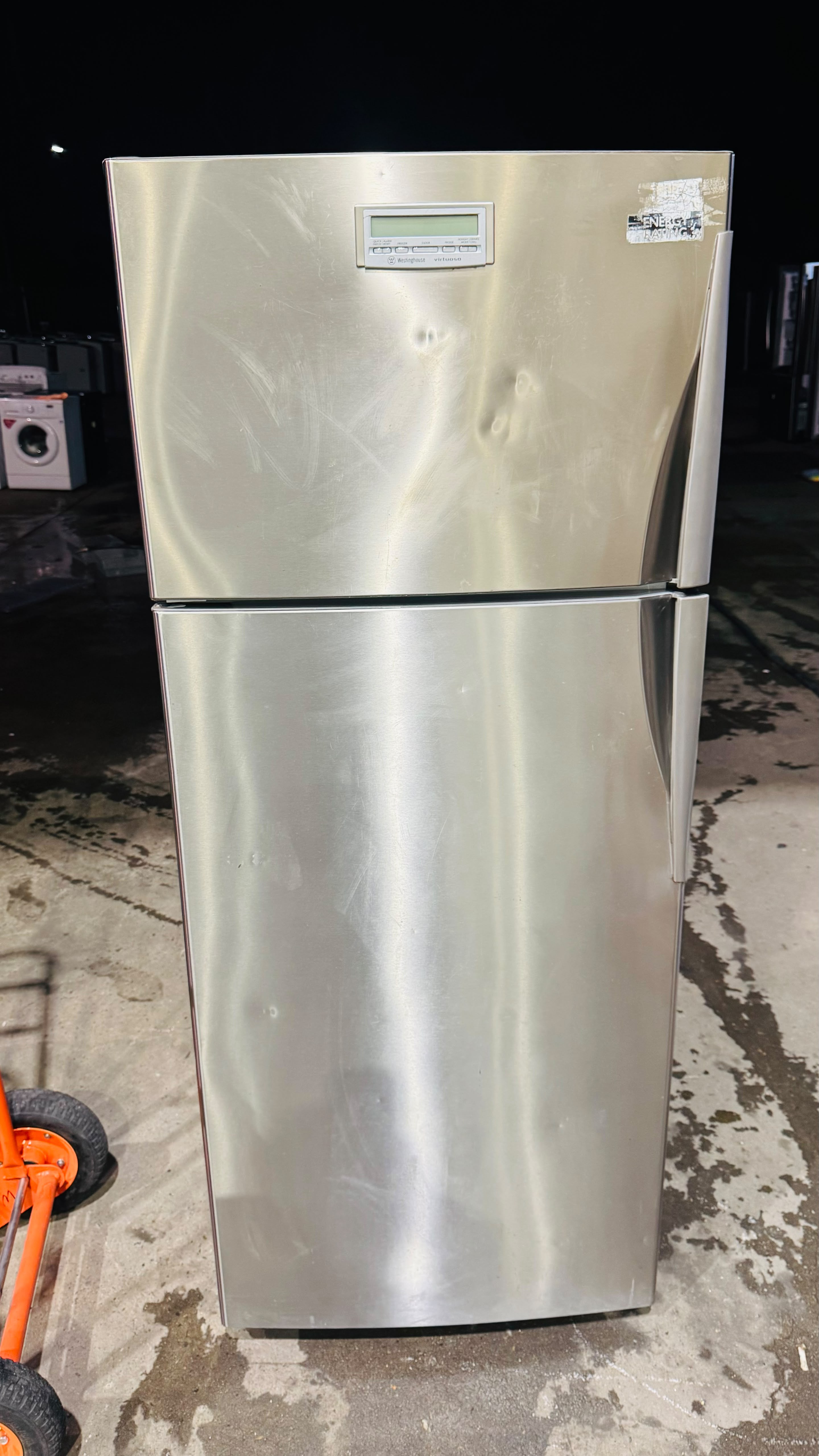 WESTINGHOUSE 390 LITRES FRIDGE FREEZER