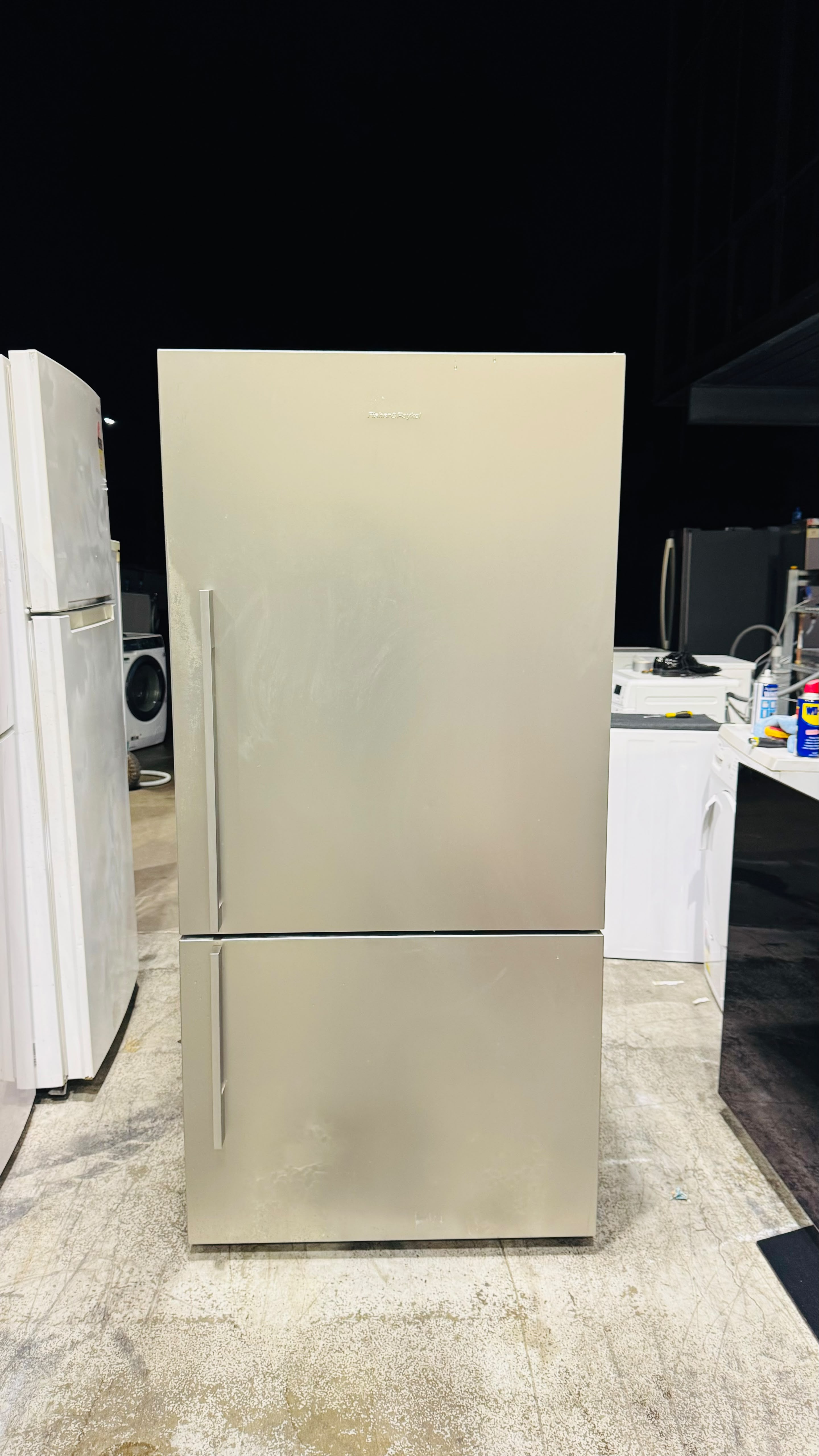 FISHER AND PAYKEL 519 LITRES FRIDGE FREEZER