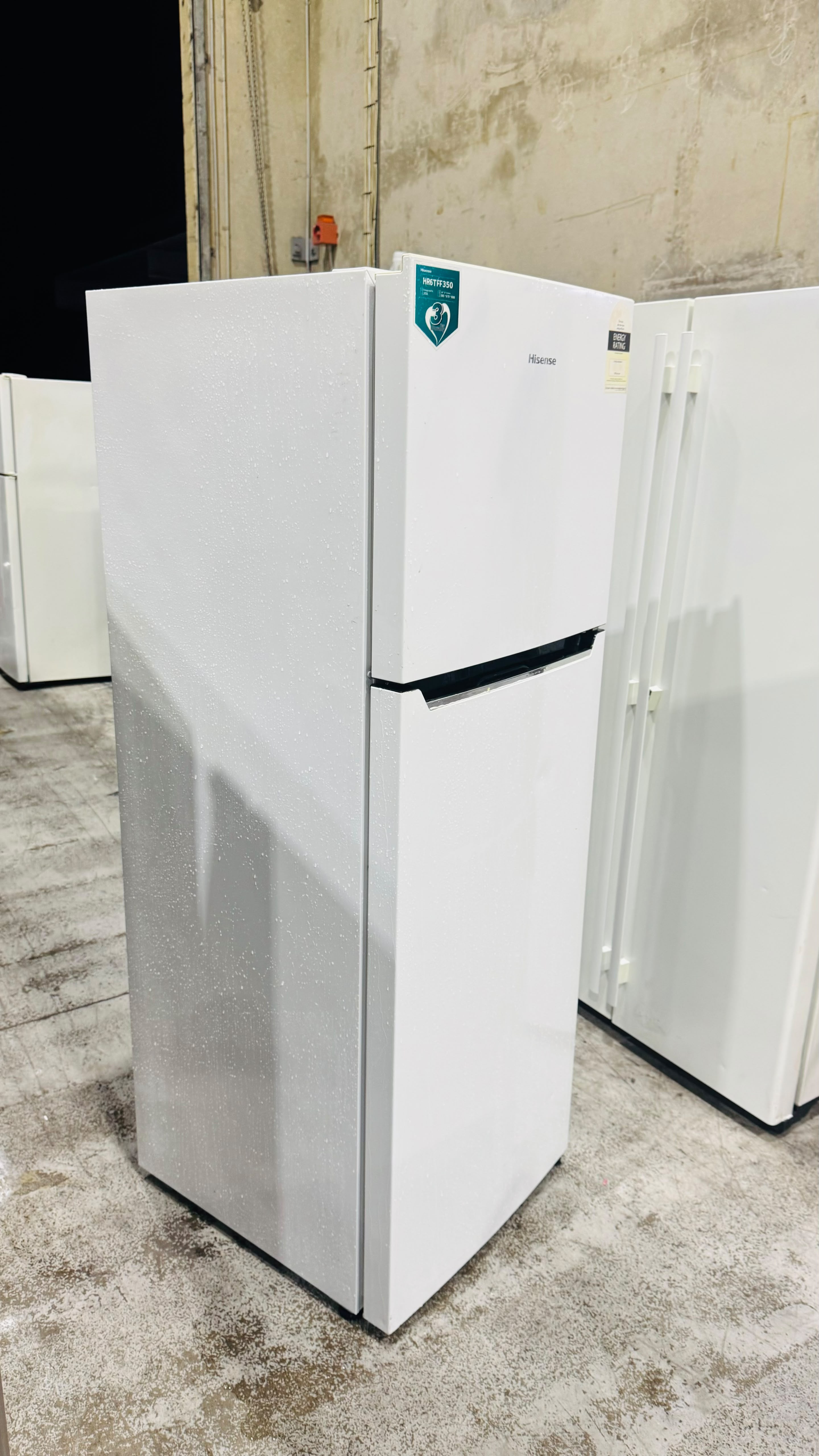 HISENSE 350 LITRES FRIDGE FREEZER