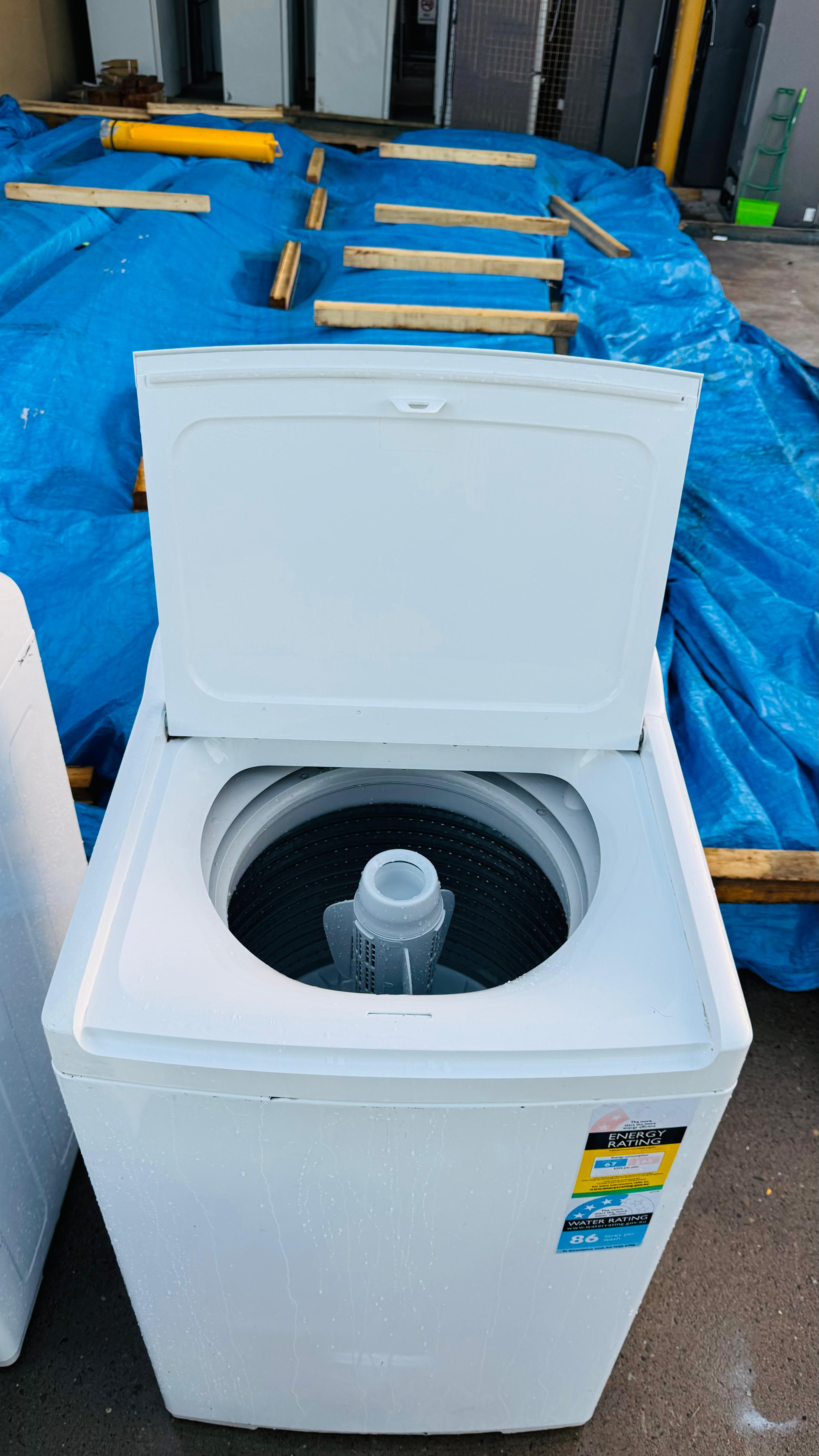 FISHER AND PAYKEL 7KGS TOP LOADER WASHING MACHINE
