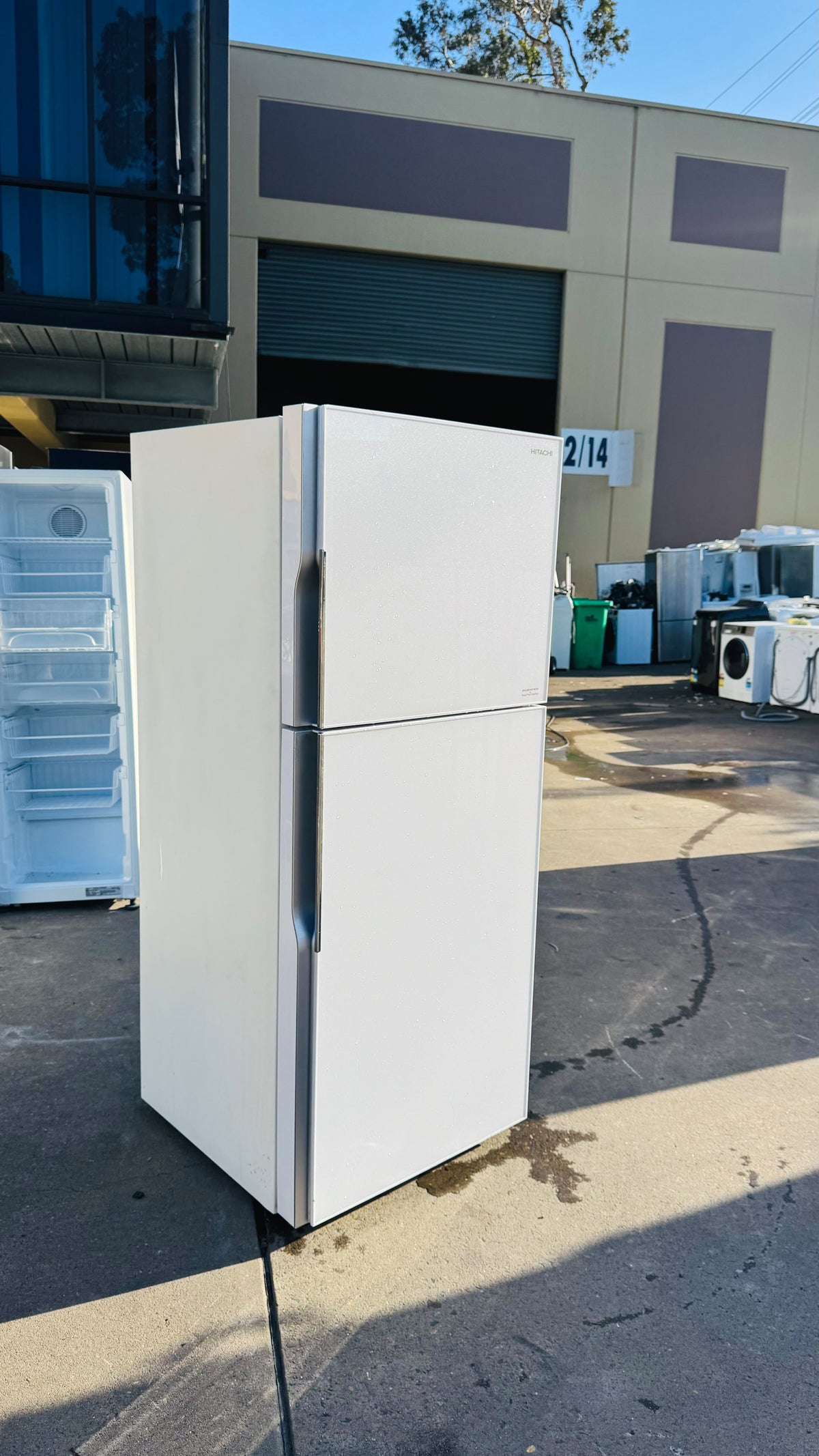 HITACHI 405 LITRES FRIDGE FREEZER
