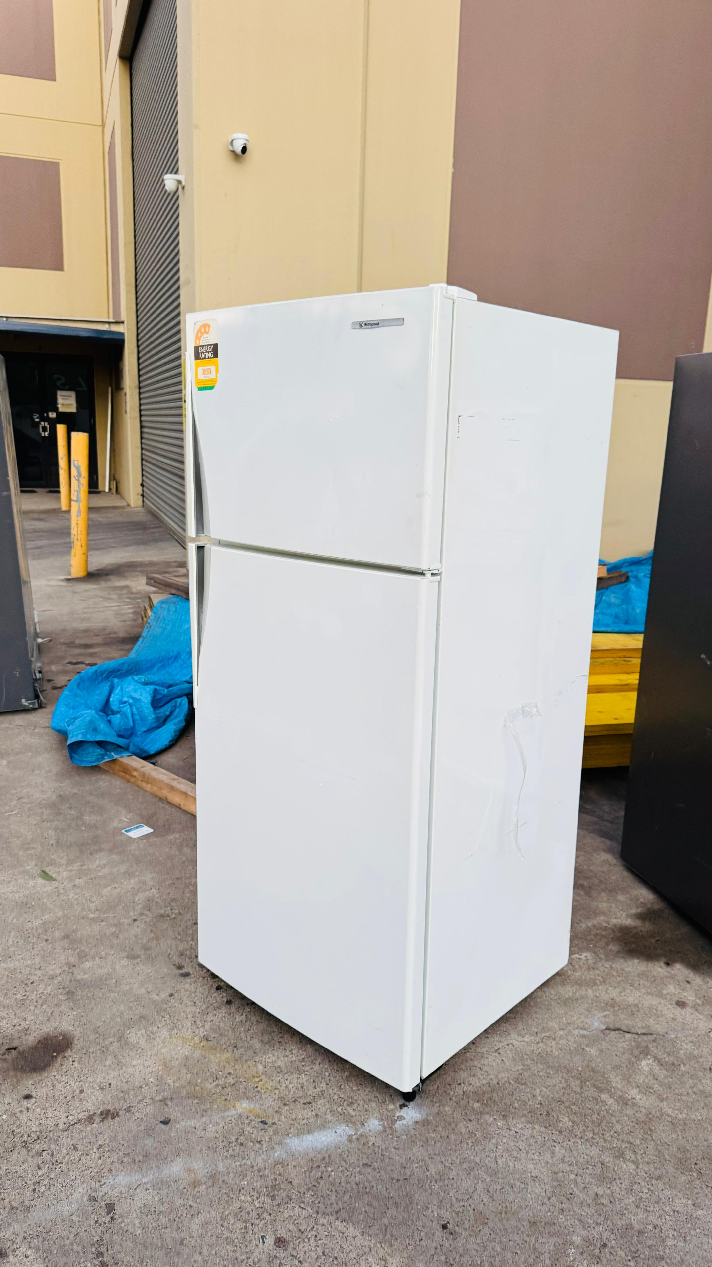 WESTINGHOUSE 420 LITRES FRIDGE FREEZER