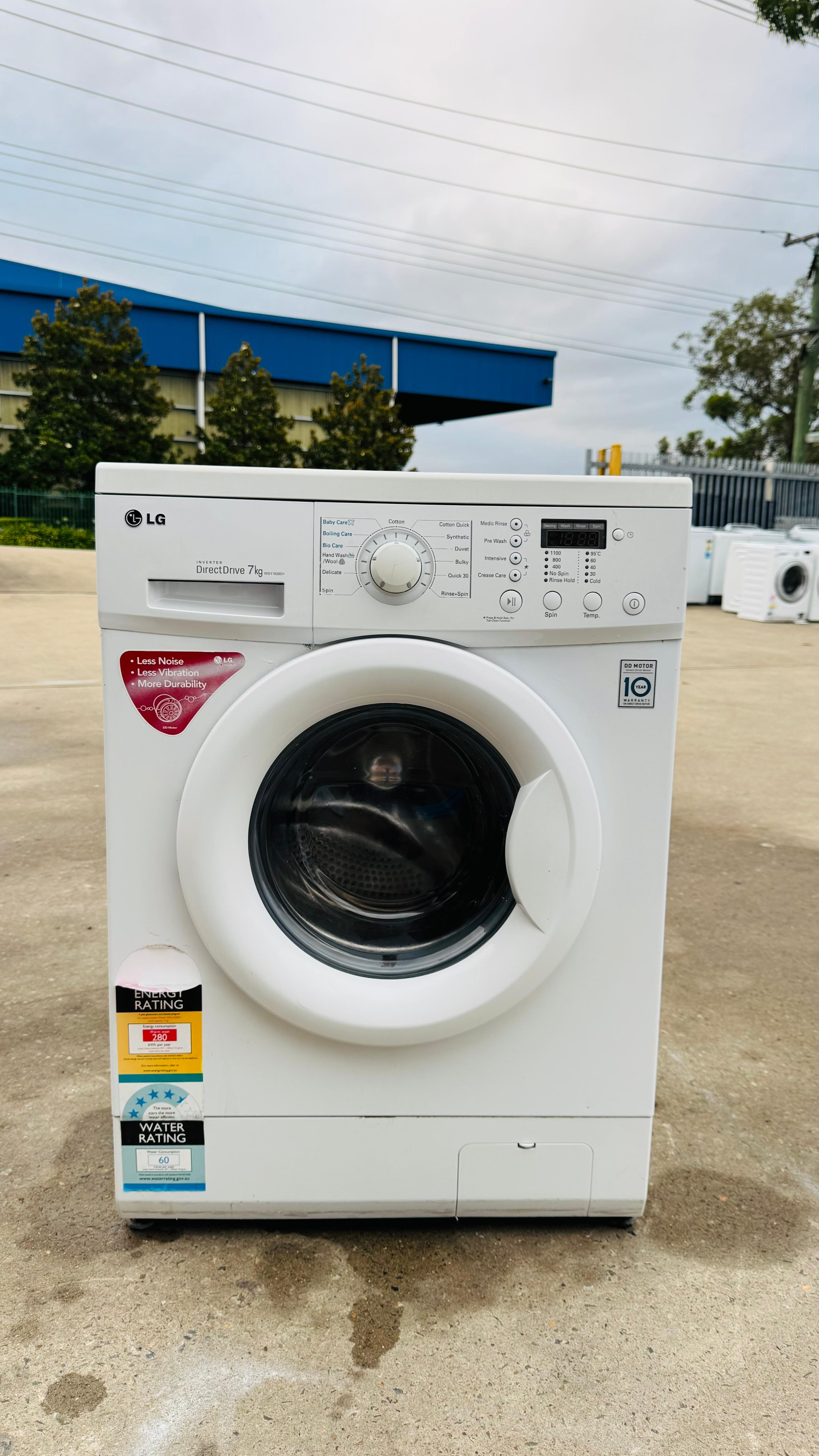 LG 7KGS FRONT LOADER WASHING MACHINE