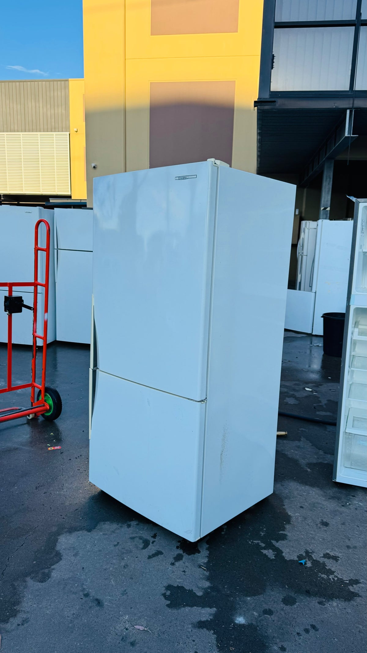 WESTINGHOUSE 505 LITRES FRIDGE FREEZER