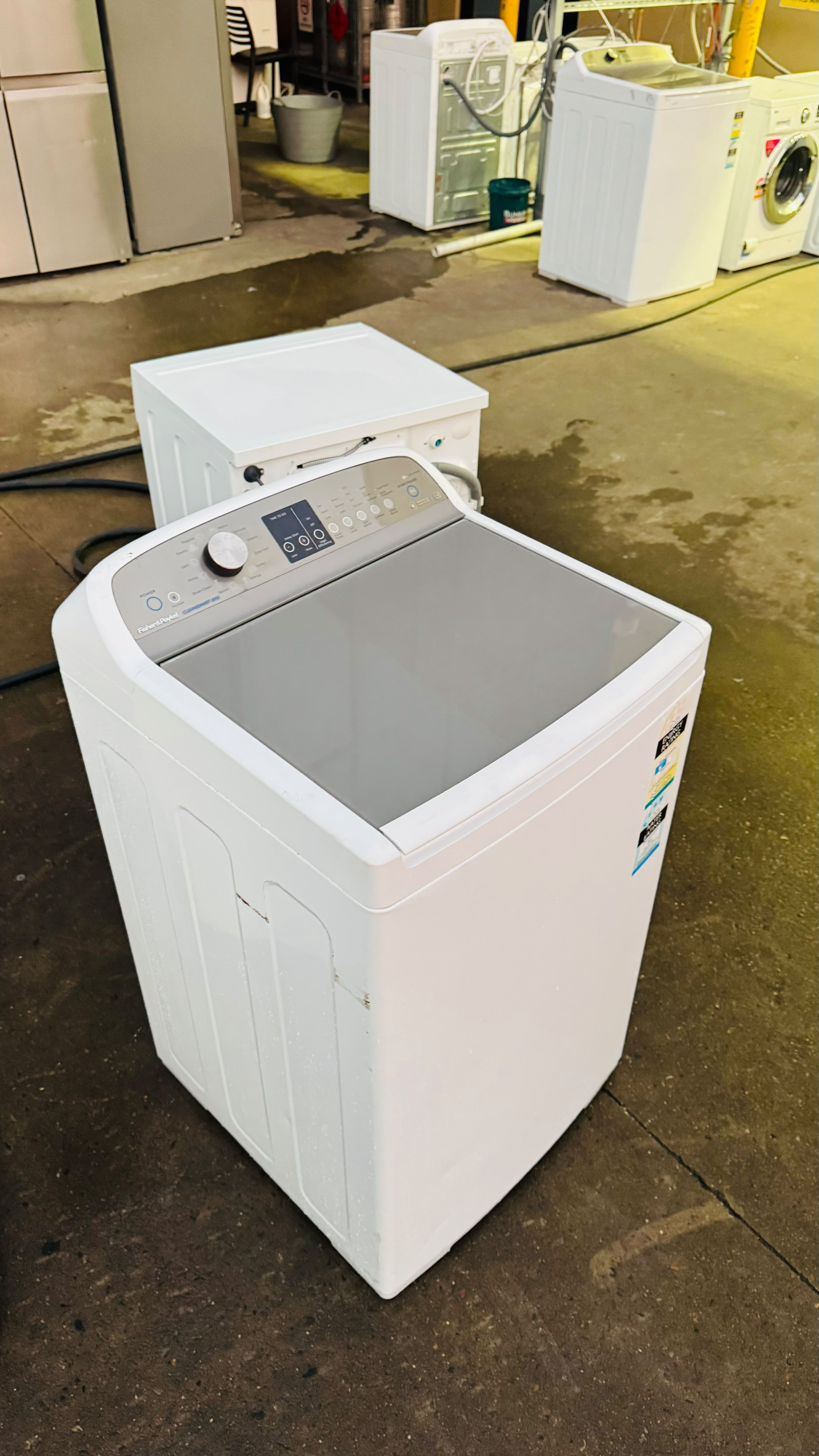 FISHER AND PAYKEL 8KGS TOP LOADER WASHING MACHINE