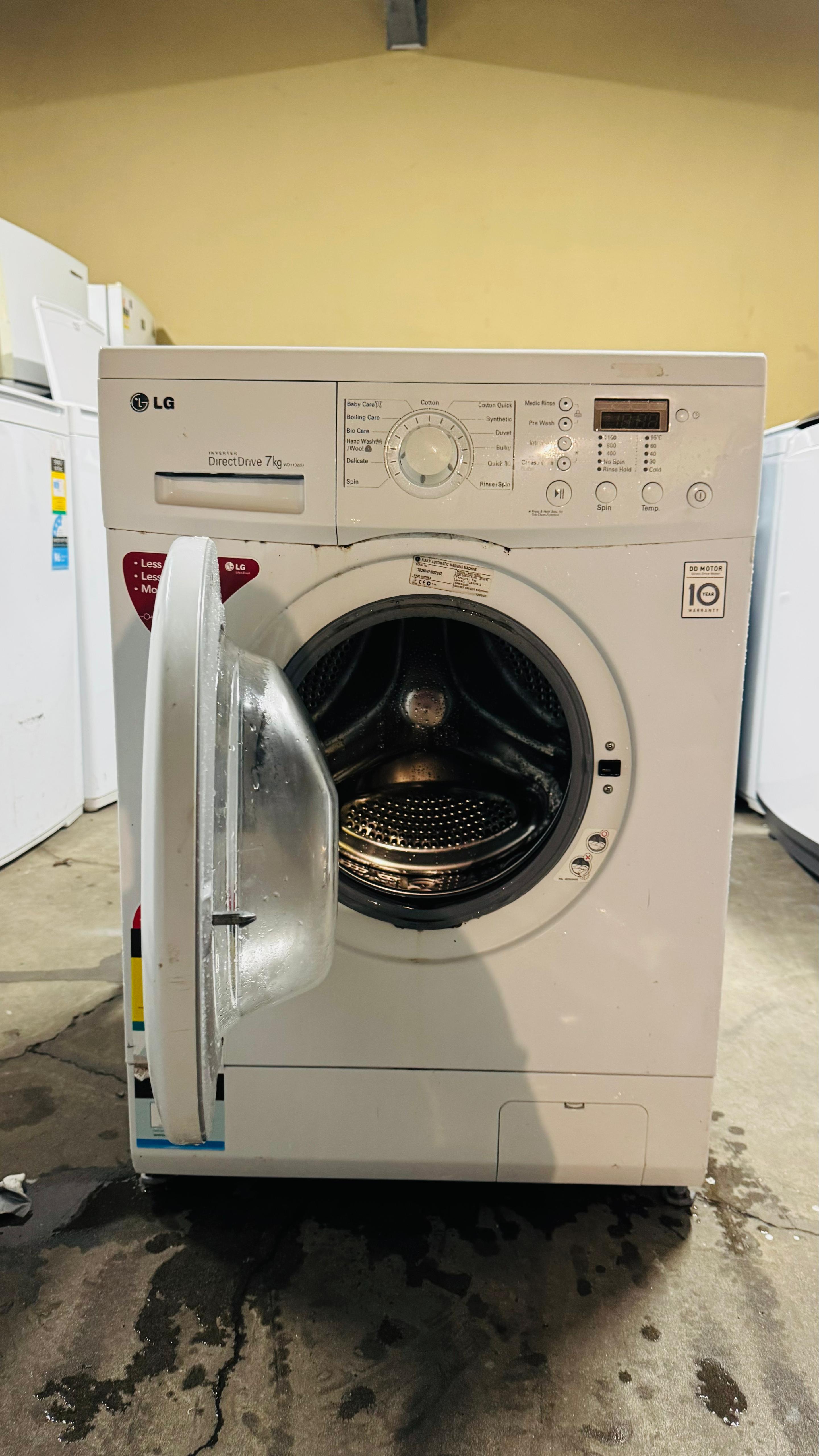 LG 7KGS FRONT LOADER WASHING MACHINE