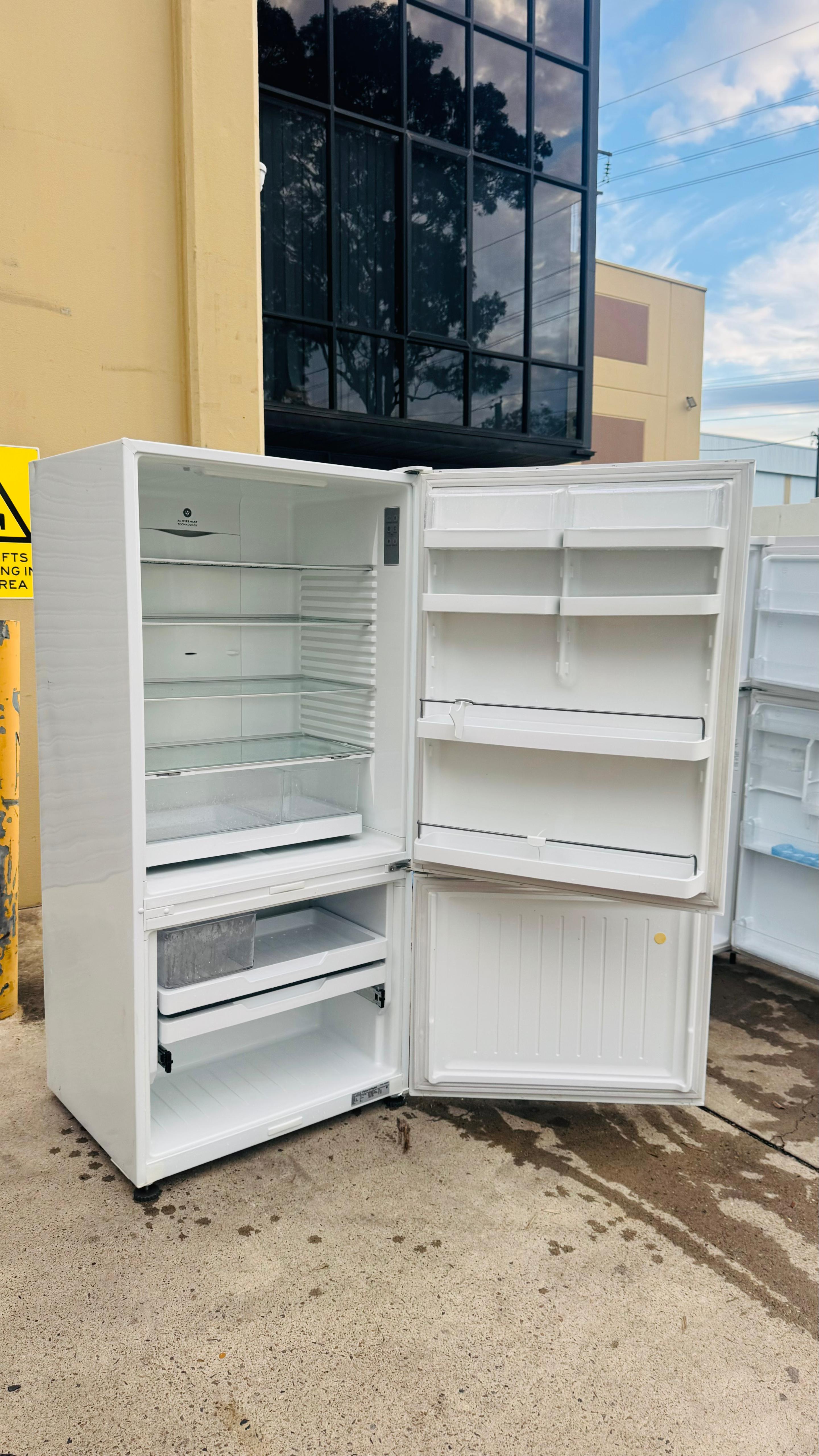 FISHER AND PAYKEL 519 LITRES FRIDGE FREEZER
