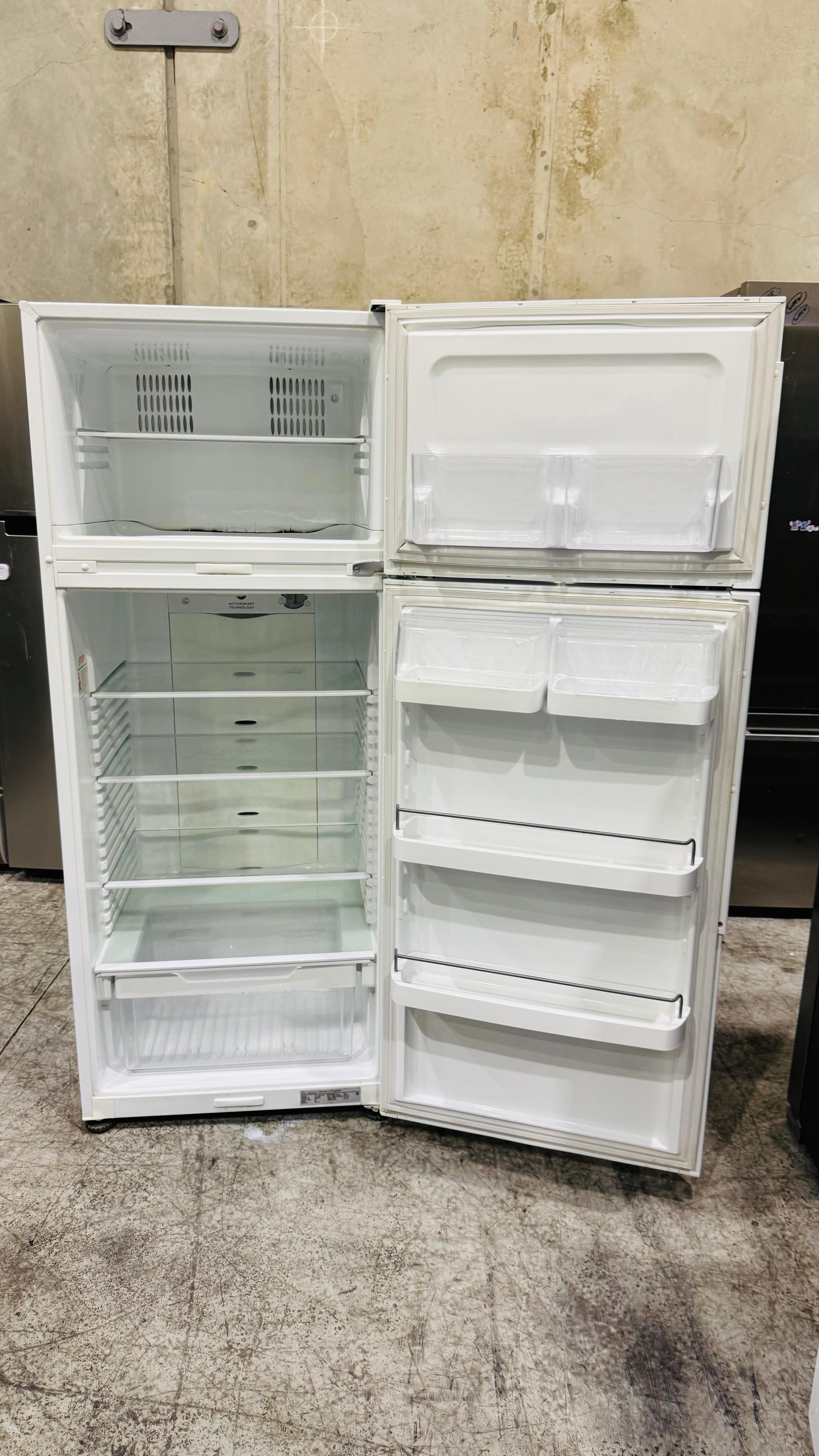 FISHER AND PAYKEL380 LITRES FRIDGE FREEZER