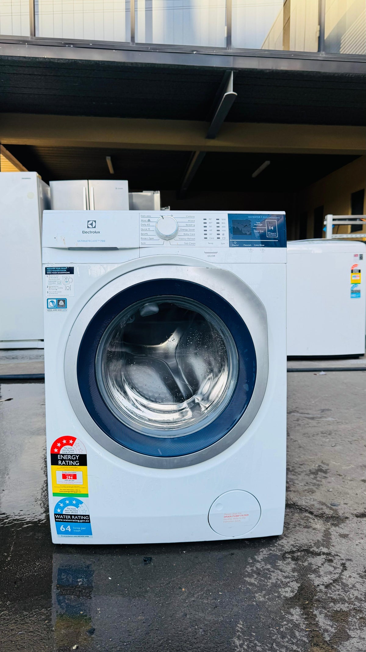 ELECTROLUX 7.5KGS FRONT LOADER WASHING MACHINE