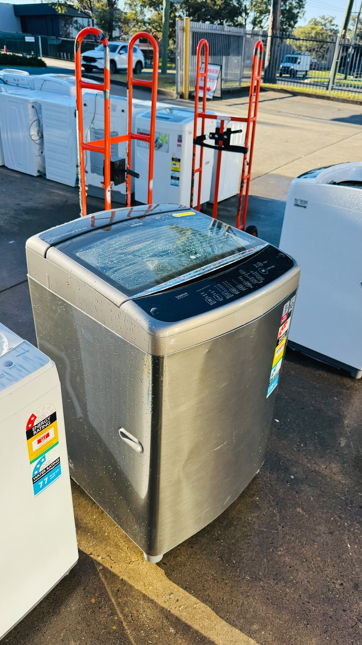 LG 9KGS TOP LOADER WASHING MACHINE
