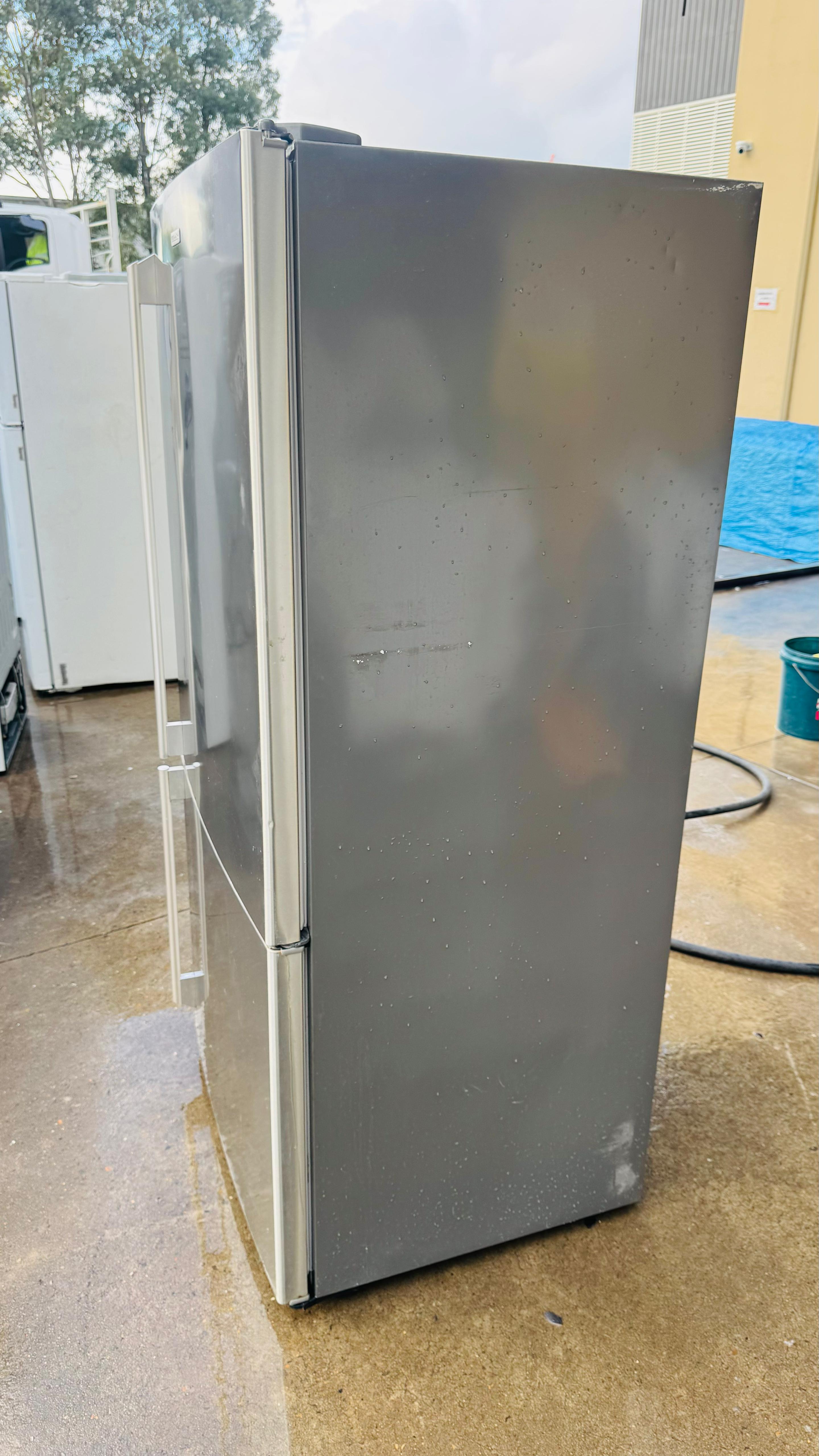 ELECTROLUX 510 LITRES FRIDGE FREEZER