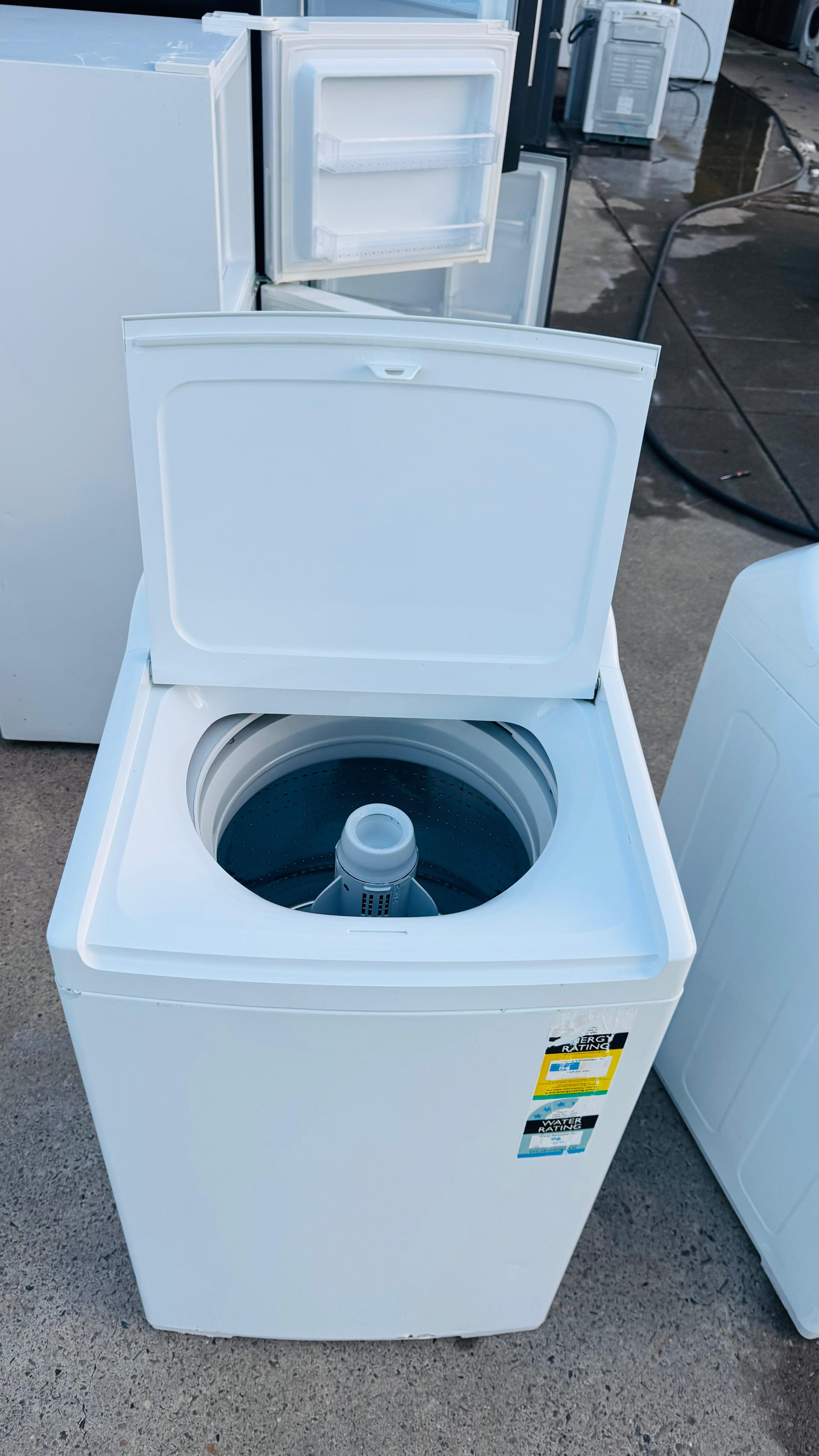 FISHER AND PAYKEL 8.5KGS TOP LOADER WASHING MACHINE