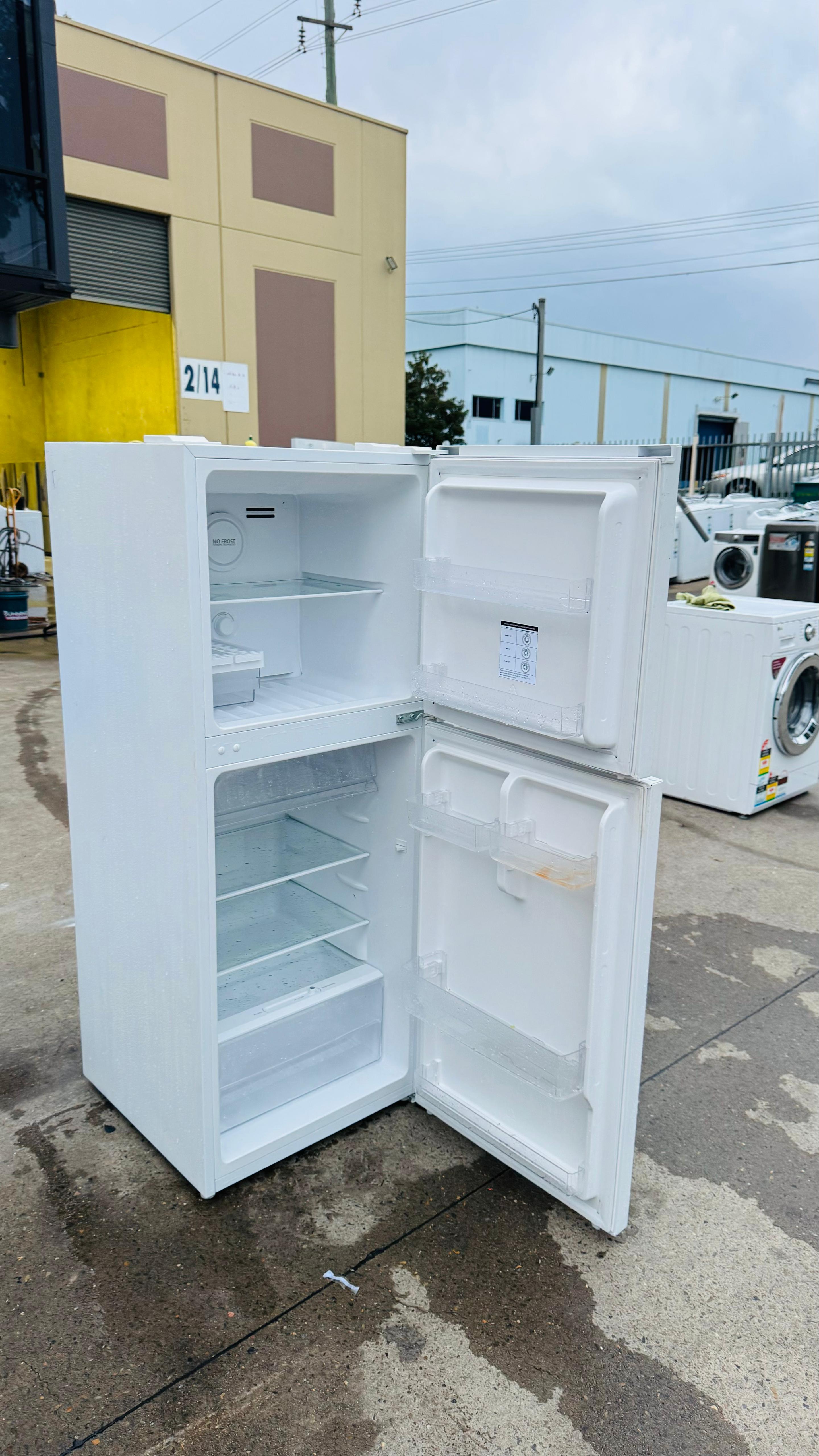 HAIER 220 LITRES FRIDGE FREEZER
