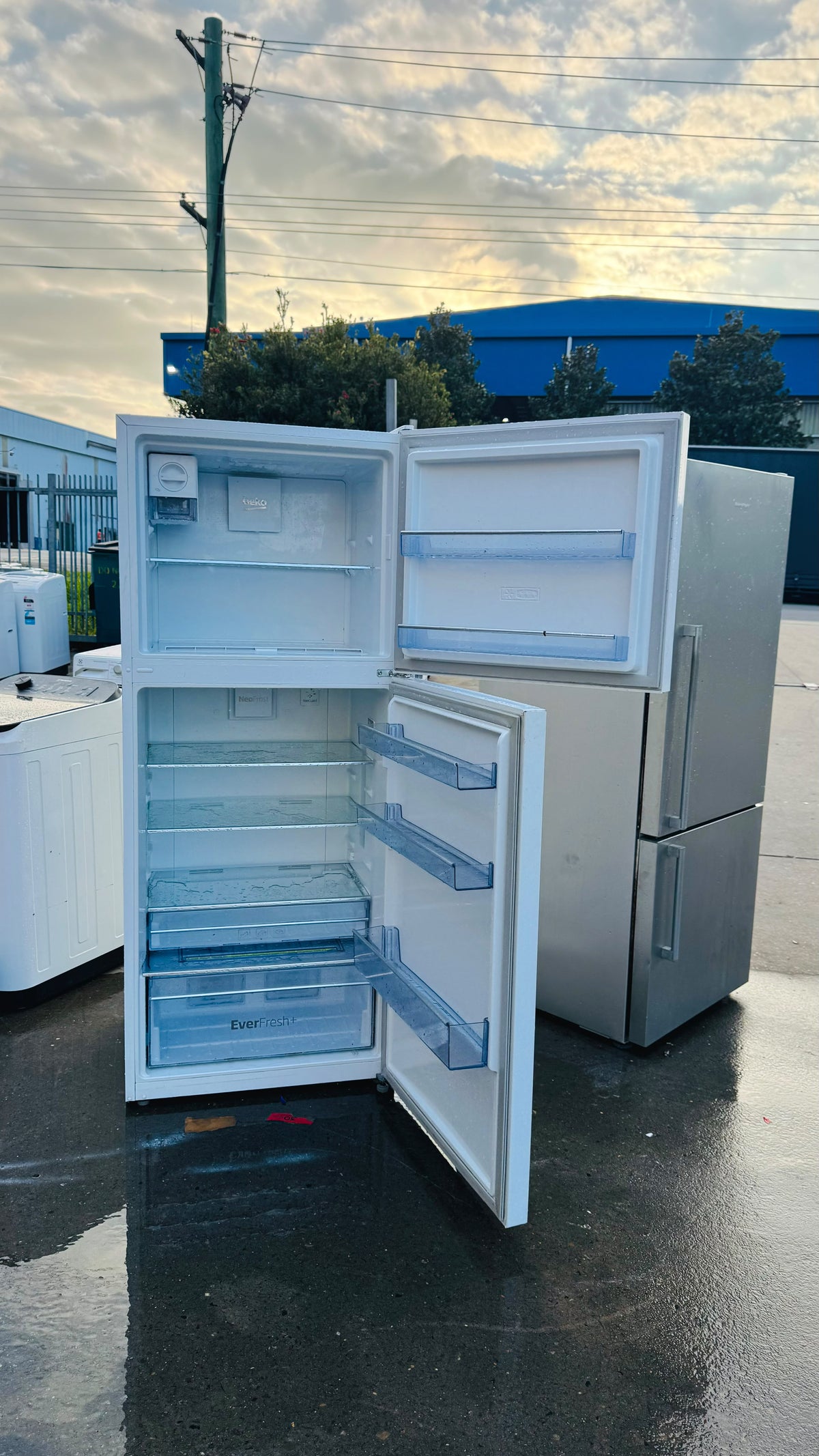 BEKO 424 LITRES FRIDGE FREEZER