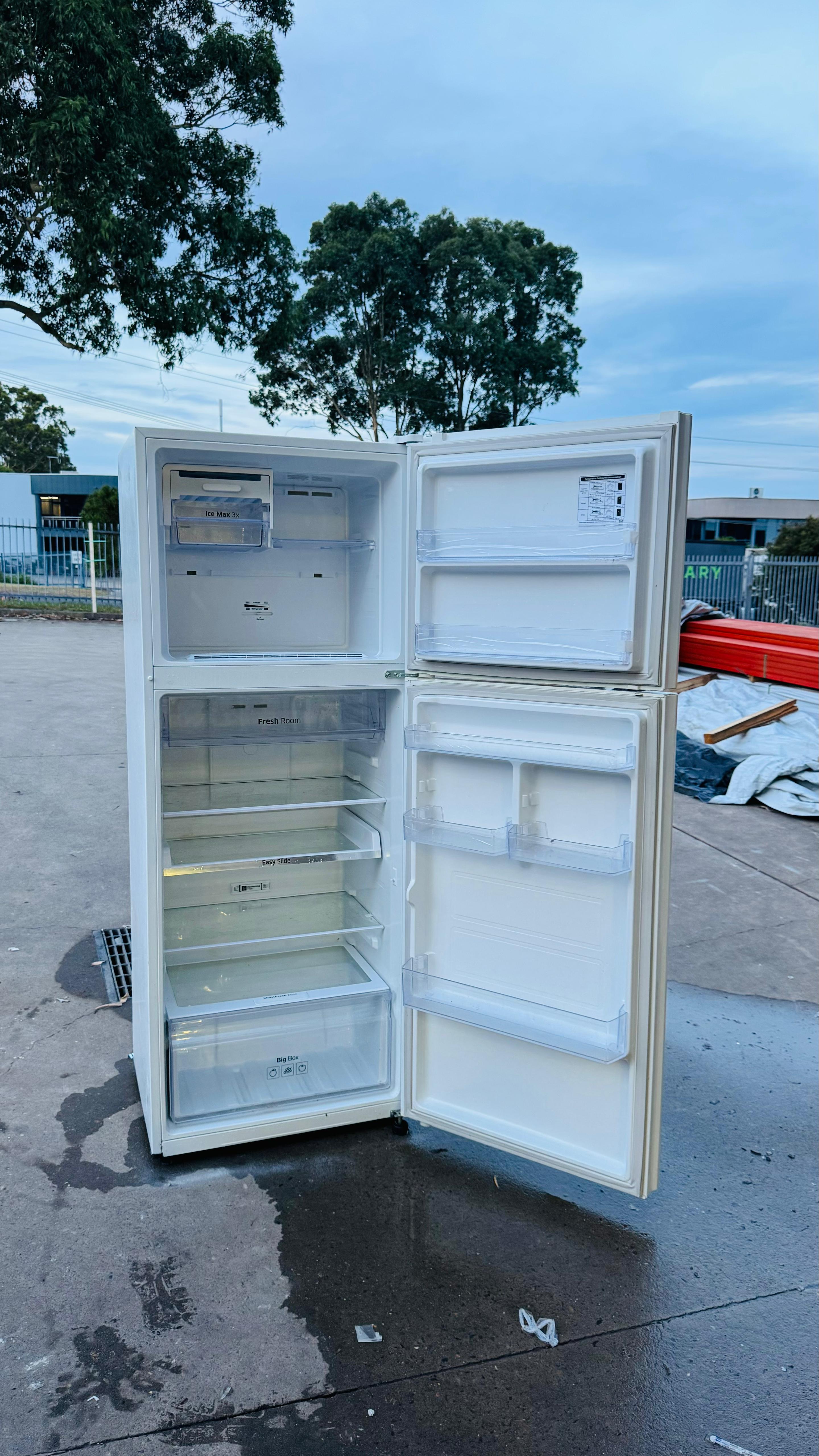 SAMSUNG 415 LITRES FRIDGE FREEZER