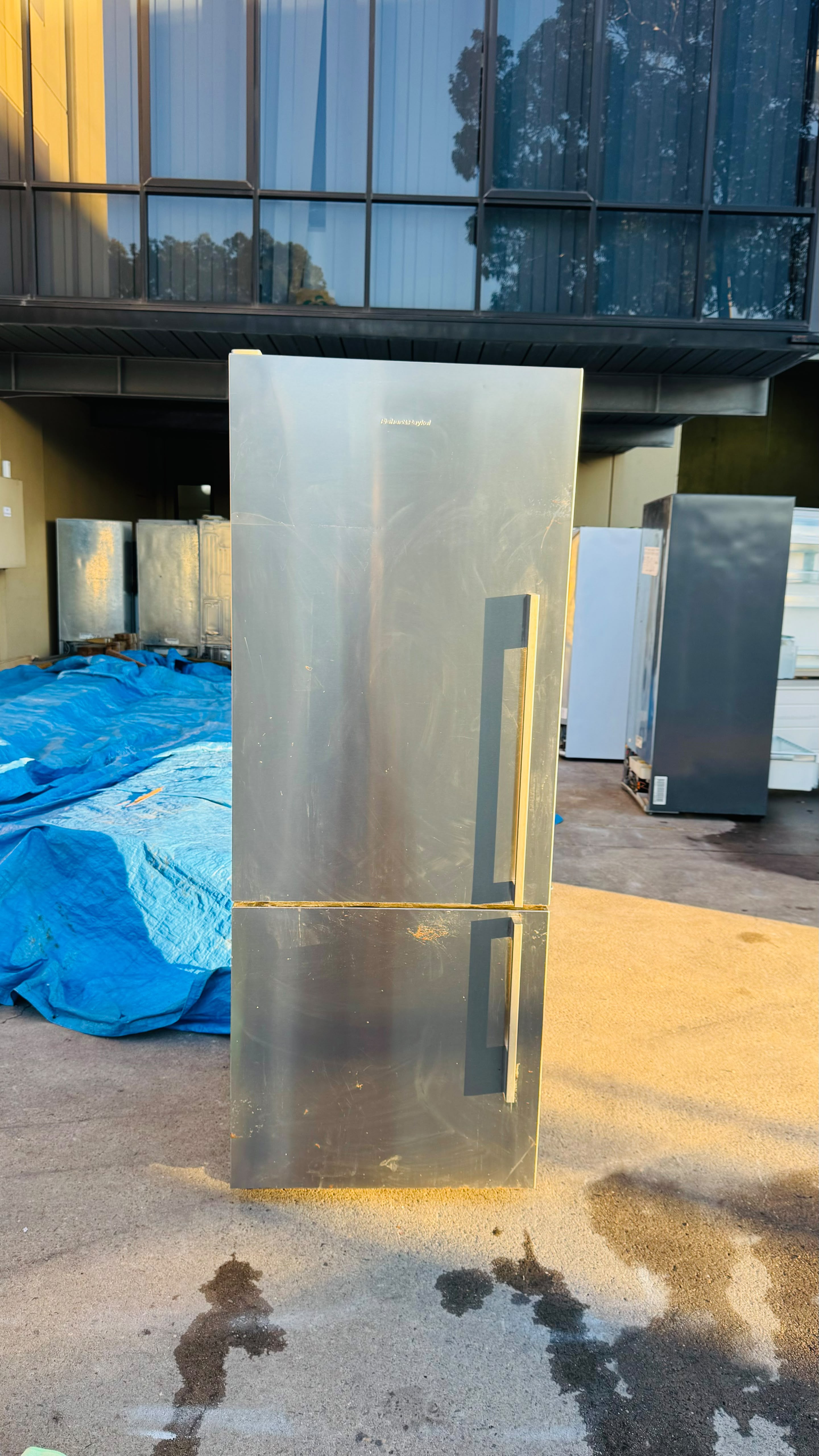 FISHER AND PAYKEL 403 LITRES FRIDGE FREEZER
