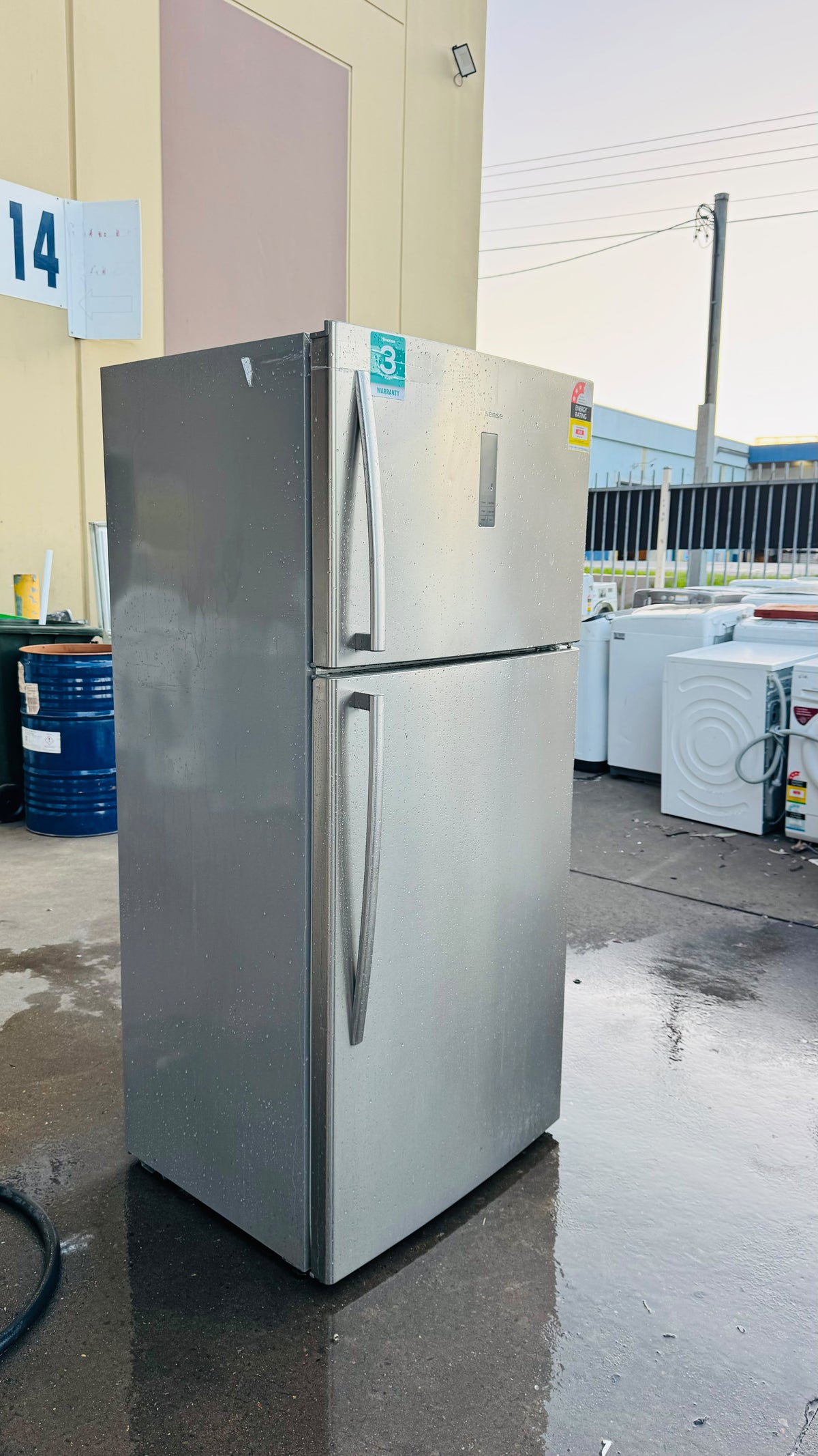 HISENSE 534 LITRES FRIDGE FREEZER