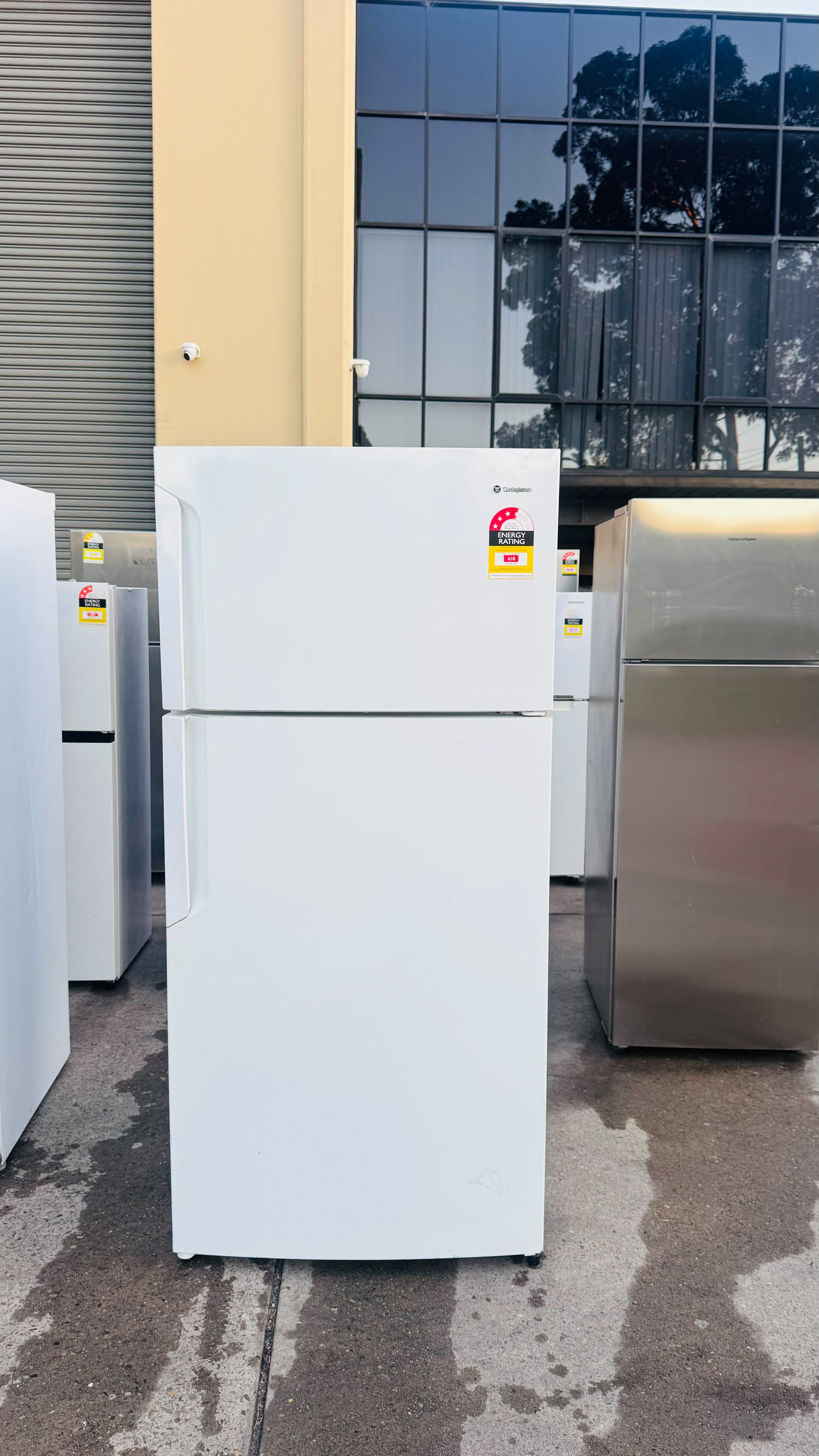 WESTINGHOUSE 538 LITRES FRIDGE FREEZER