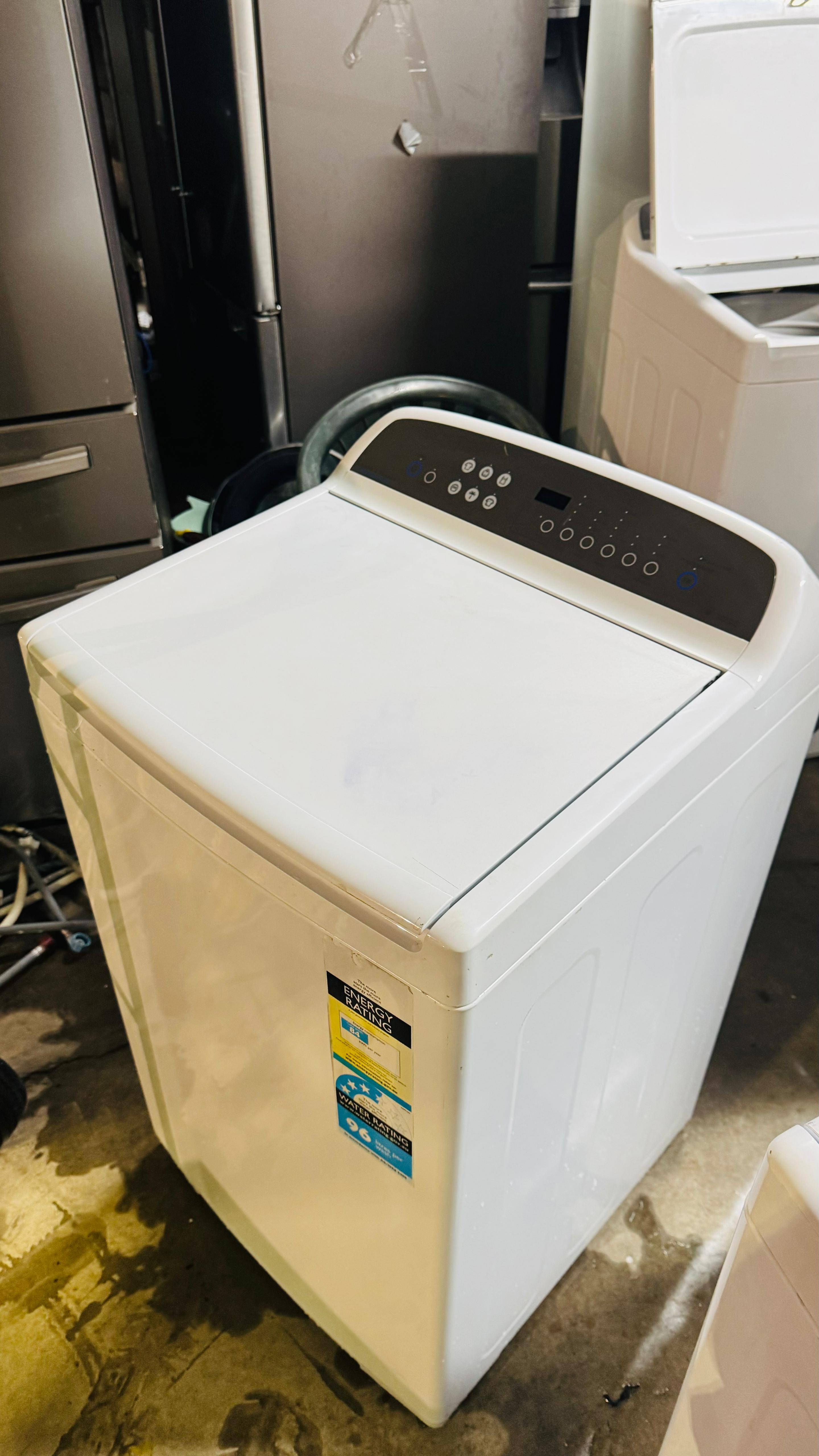 FISHER AND PAYKEL 8.5 KGS TOP LOADER WASHING MACHINE