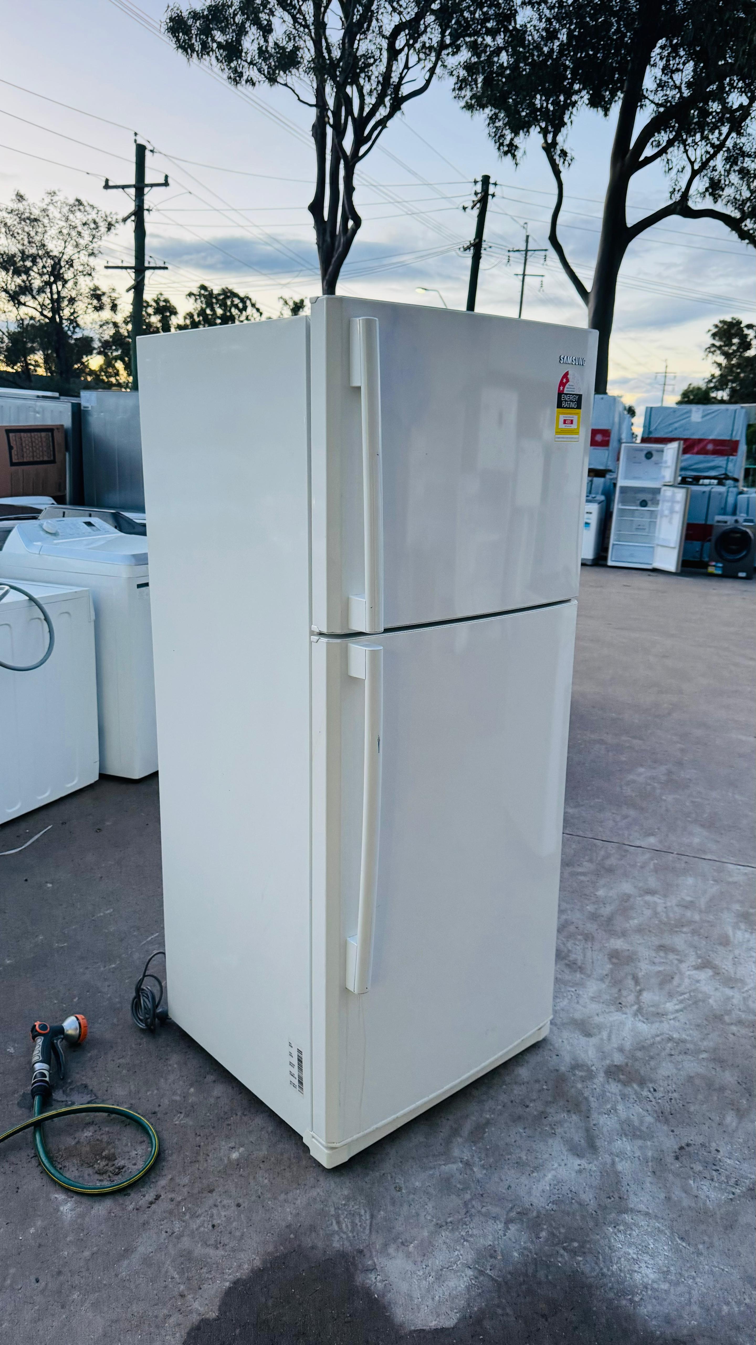 SAMSUNG 434 LITRES FRIDGE FREEZER