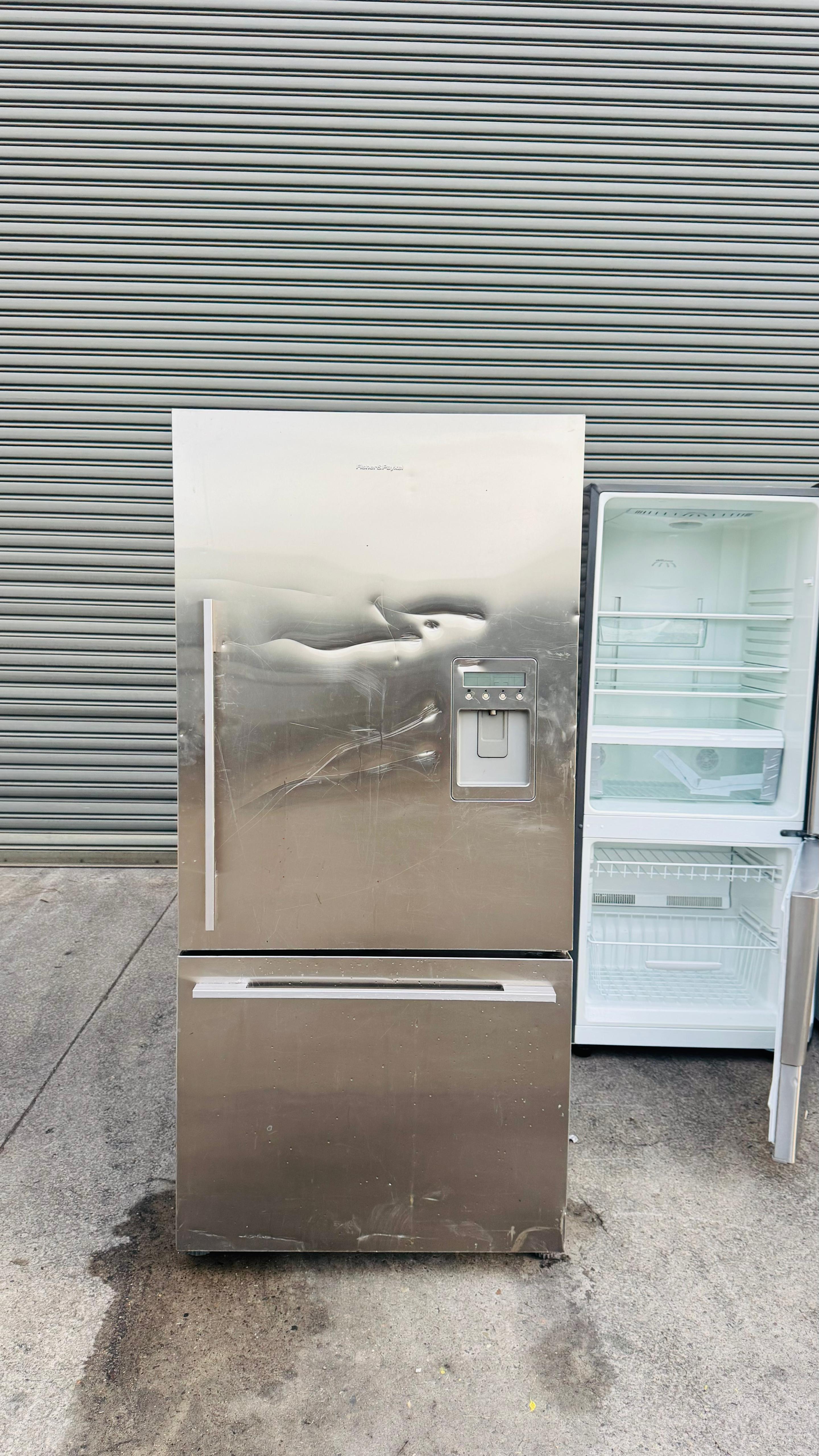 FISHER AND PAYKEL 519 LITRES FRIDGE FREEZER