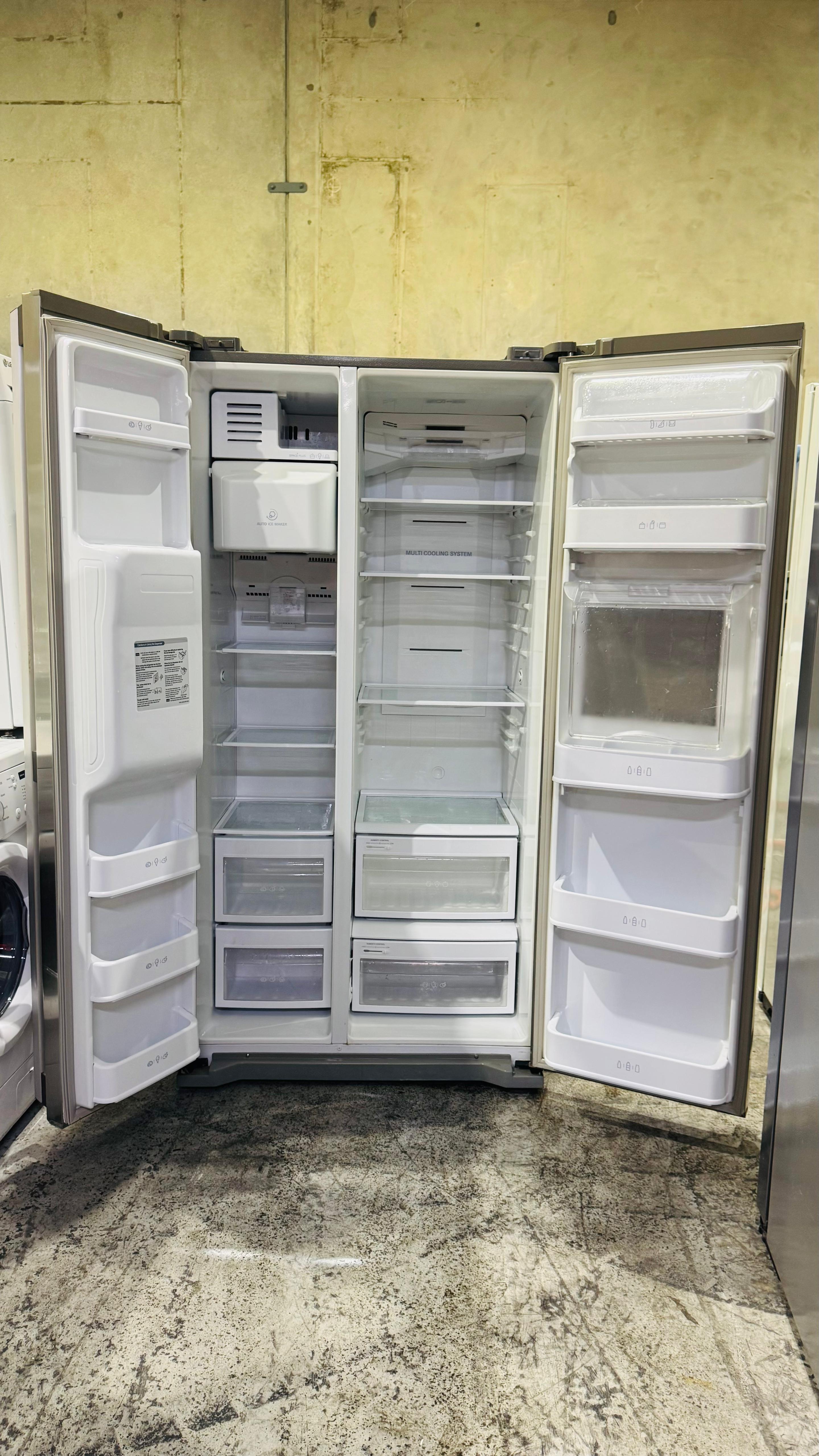 LG 567 LITRES SIDE BY SIDE FRIDGE FREEZER