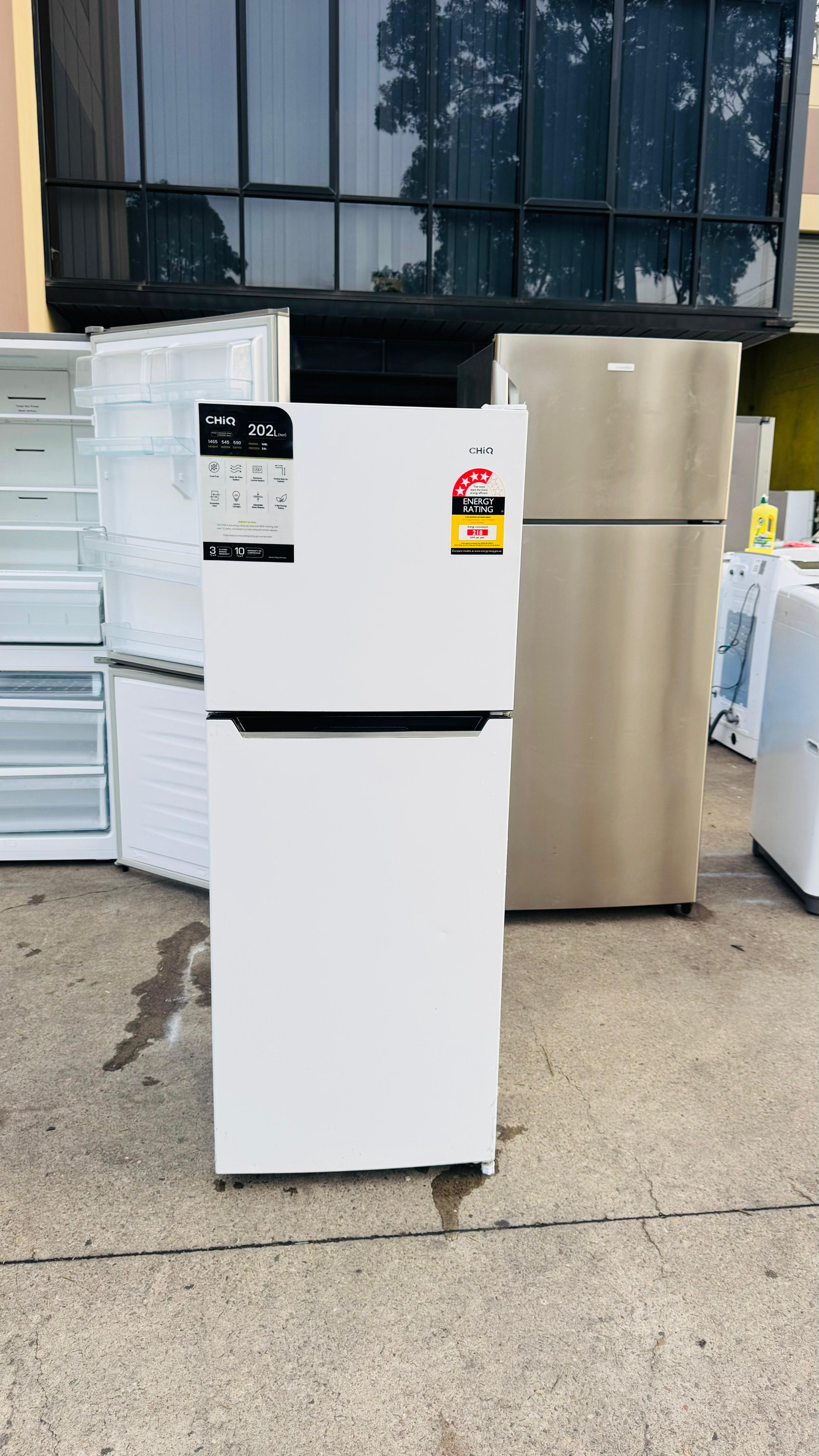 CHIQ 202 LITRES FRIDGE FREEZER
