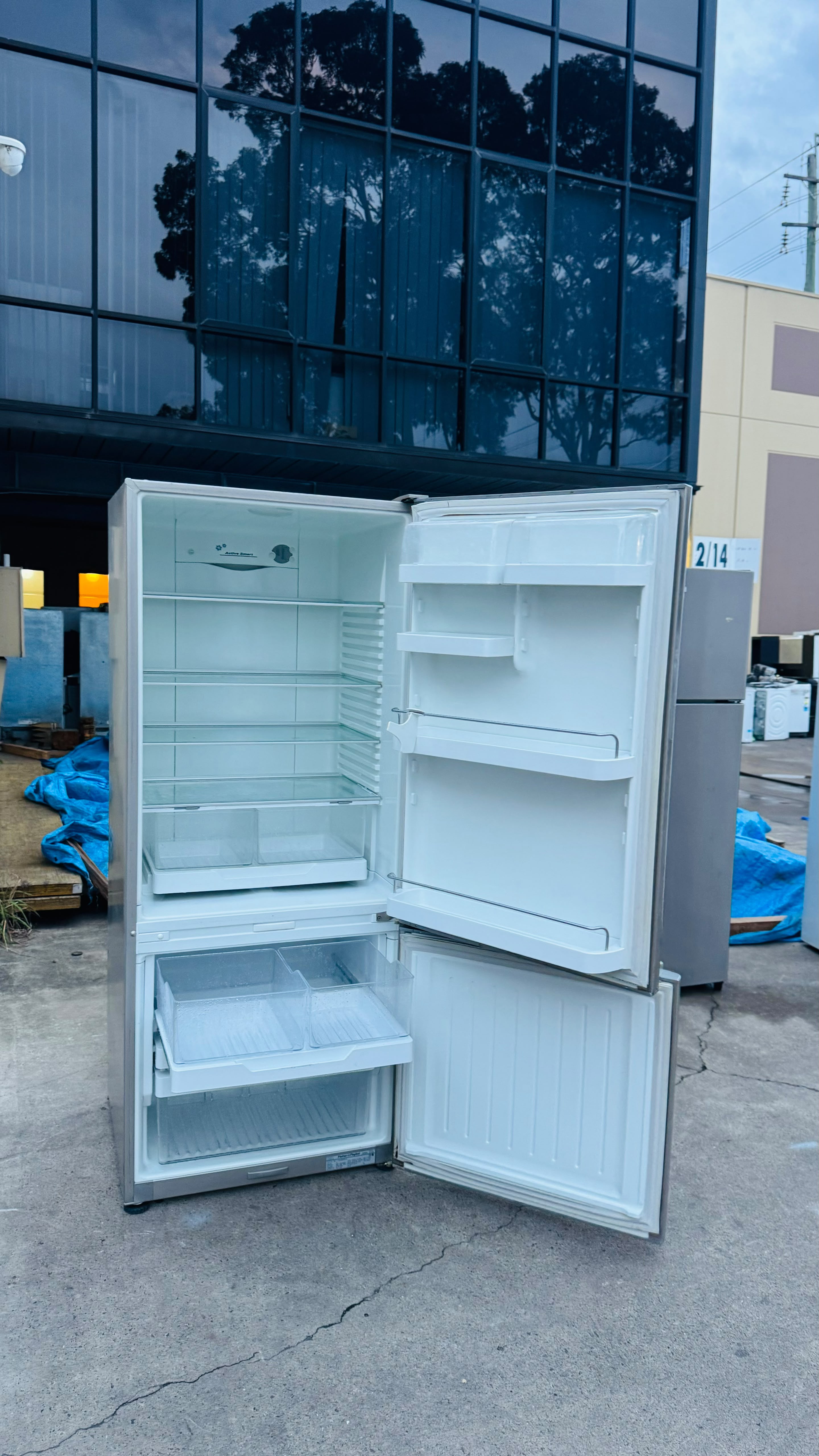 FISHER AND PAYKEL 442 LITRES FRIDGE FREEZER