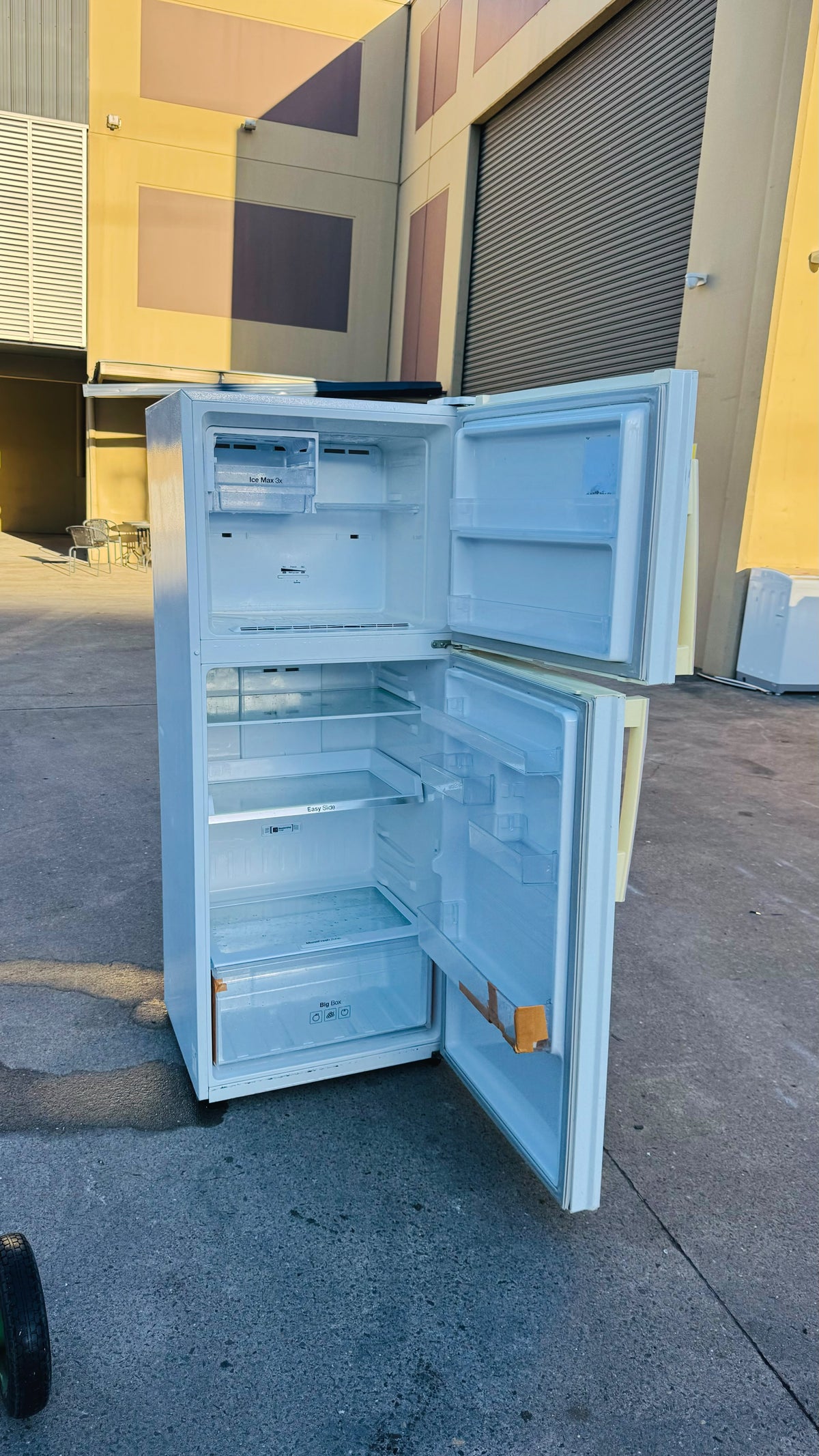 SAMSUNG 393 LITRES FRIDGE FREEZER