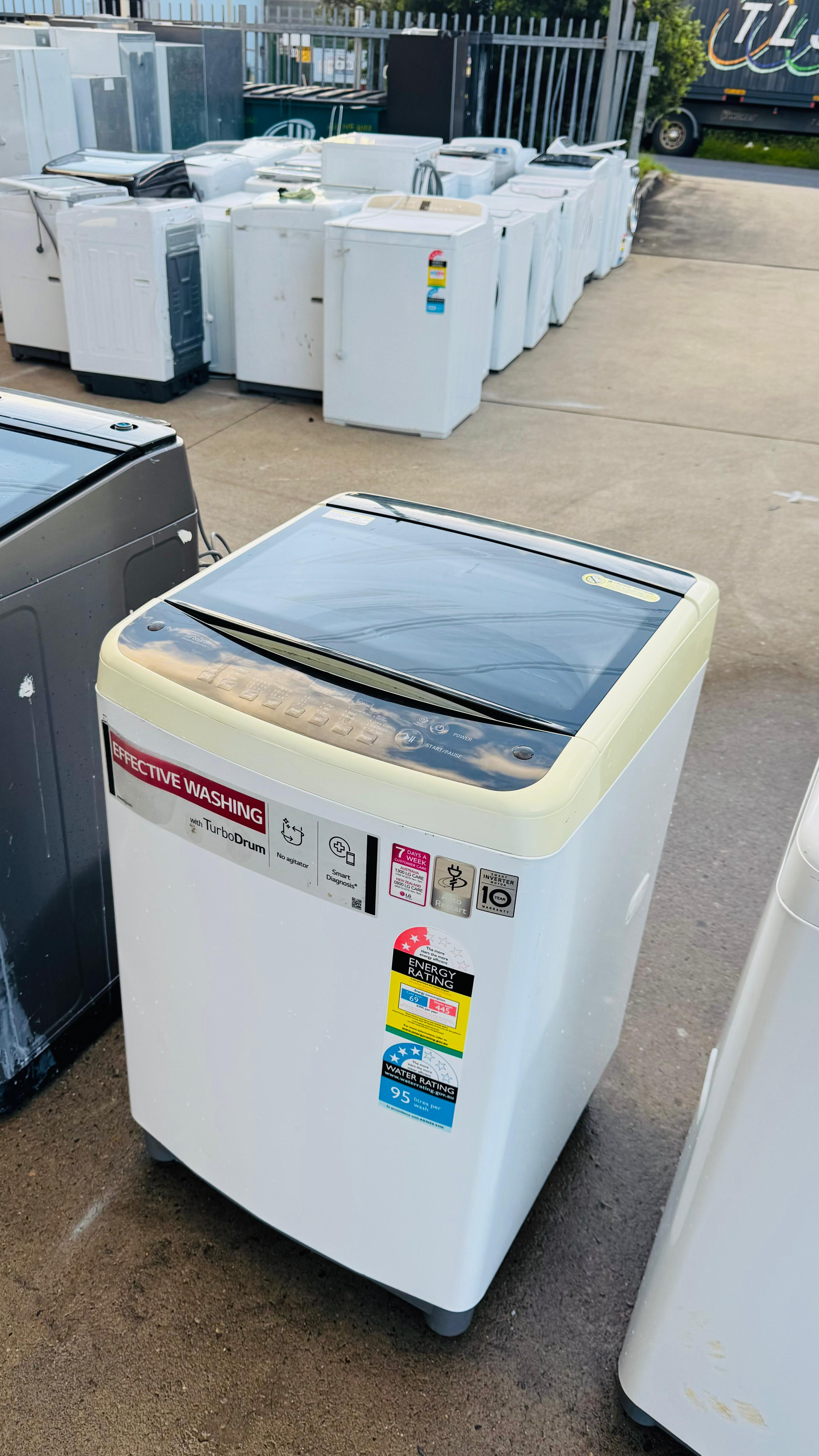 LG 6.5KGS TOP LOADER WASHING MACHINE