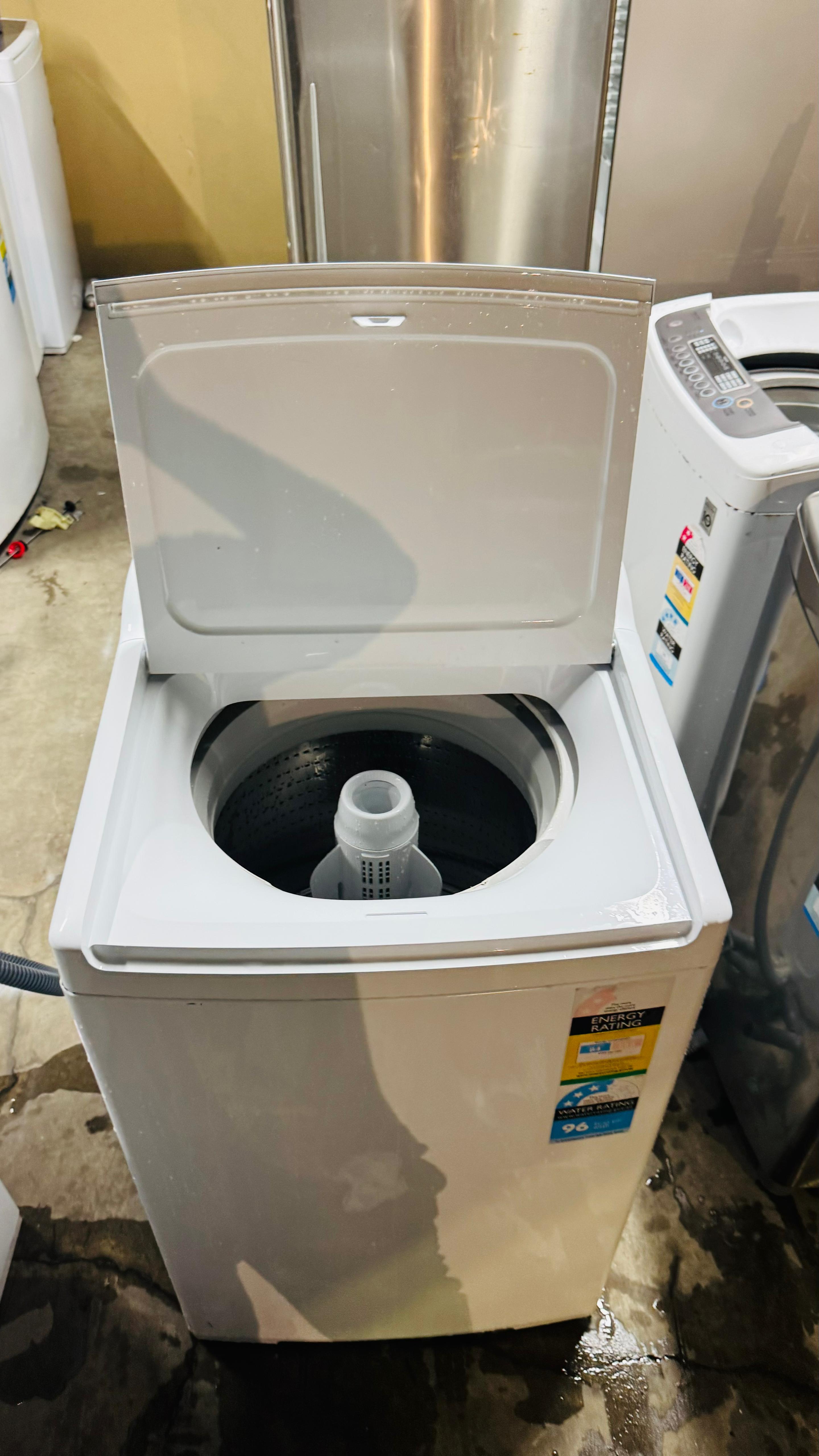 FISHER AND PAYKEL 8.5KGS TOP LOADER WASHING MACHINE