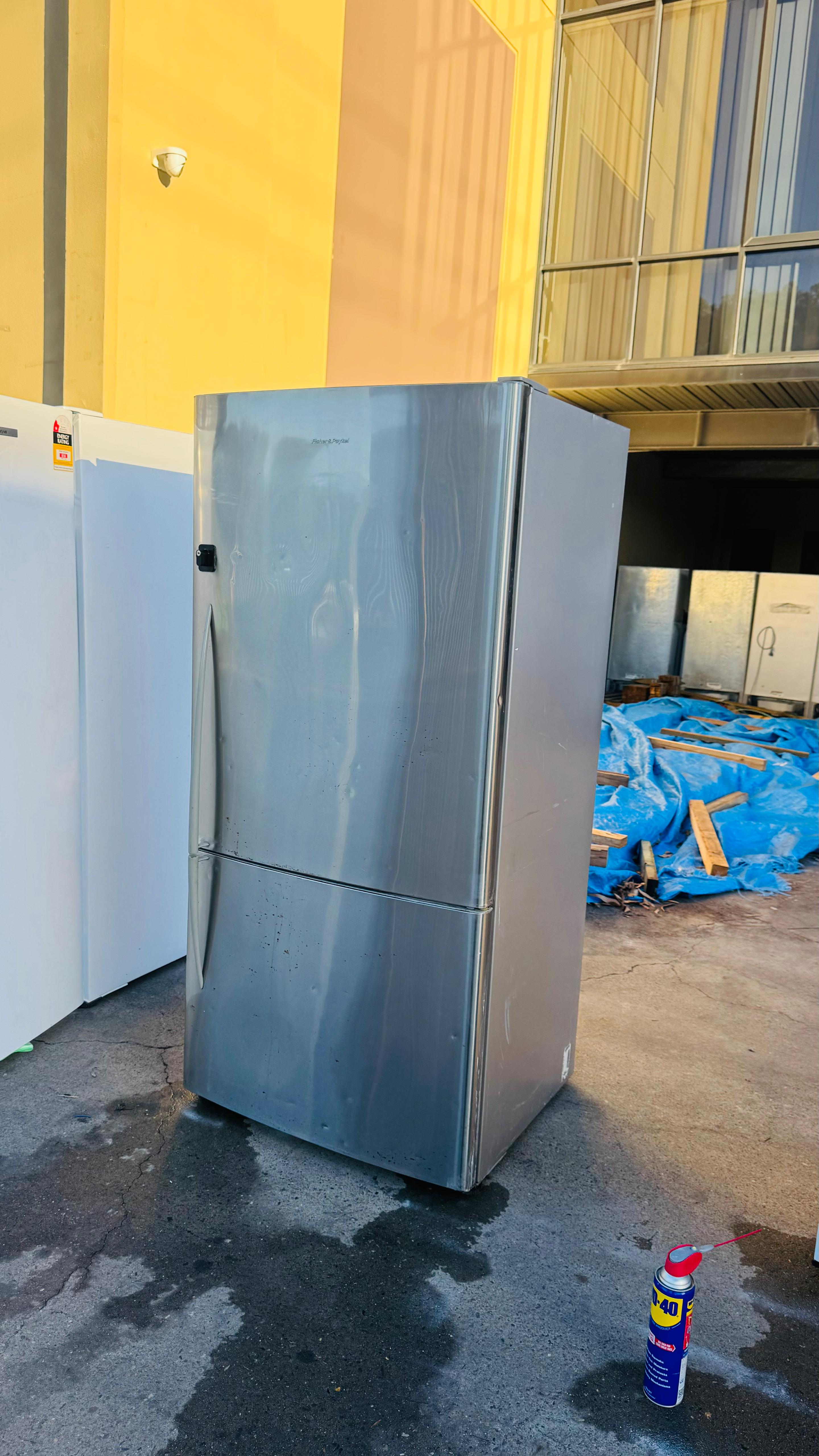 FISHER AND PAYKEL 519 LITRES FRIDGE FREEZER