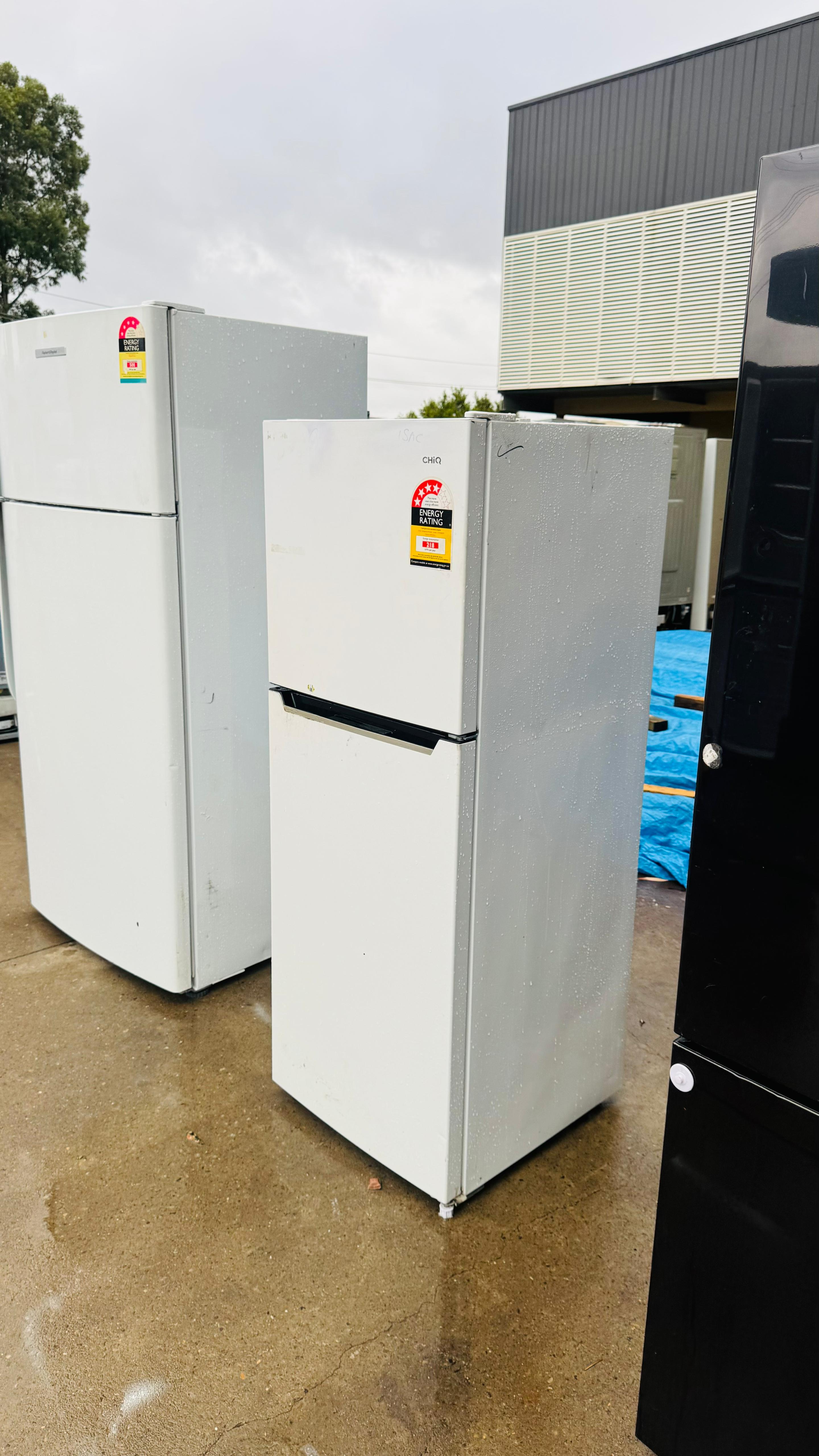 CHIQ 202 LITRES FRIDGE FREEZER